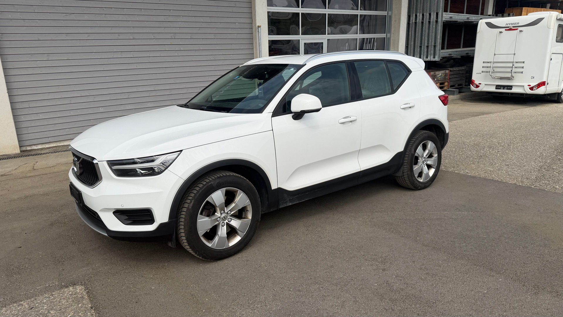 VOLVO XC40 D3 AWD Momentum Geartronic-image-0