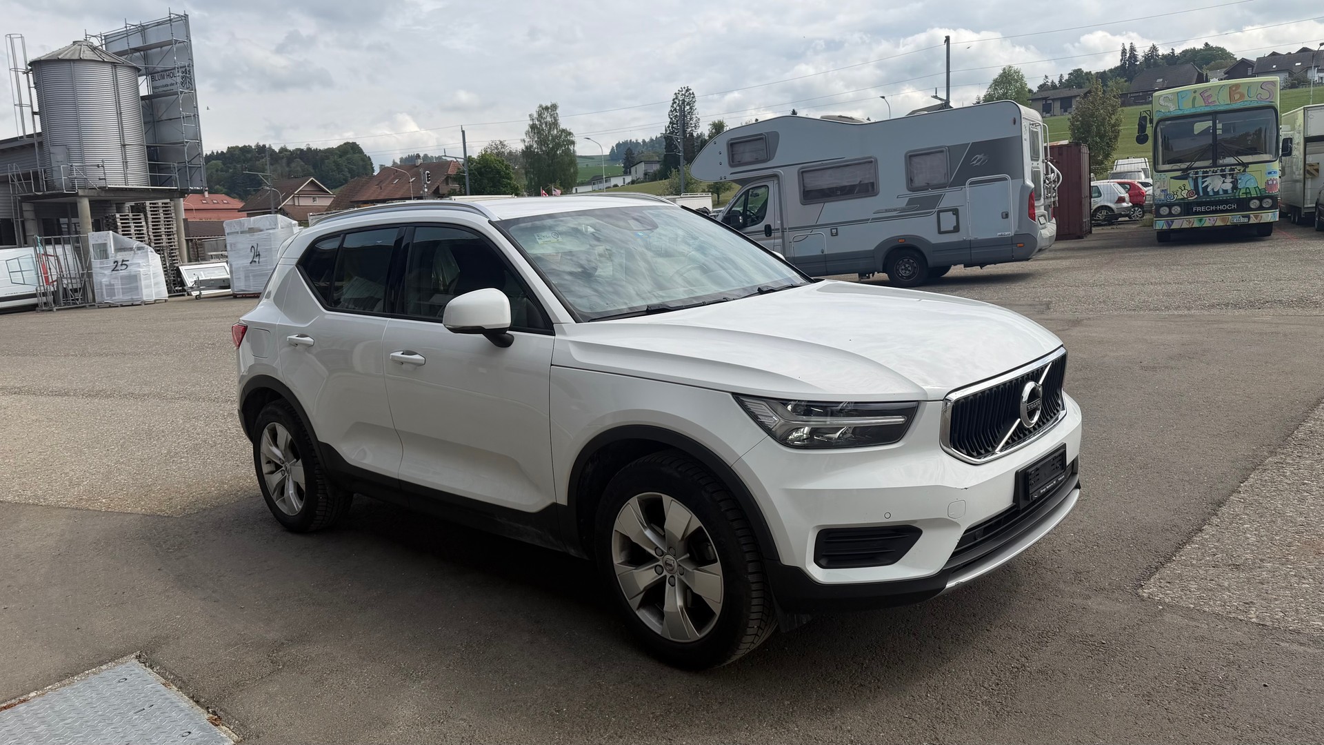 VOLVO XC40 D3 AWD Momentum Geartronic-image-2