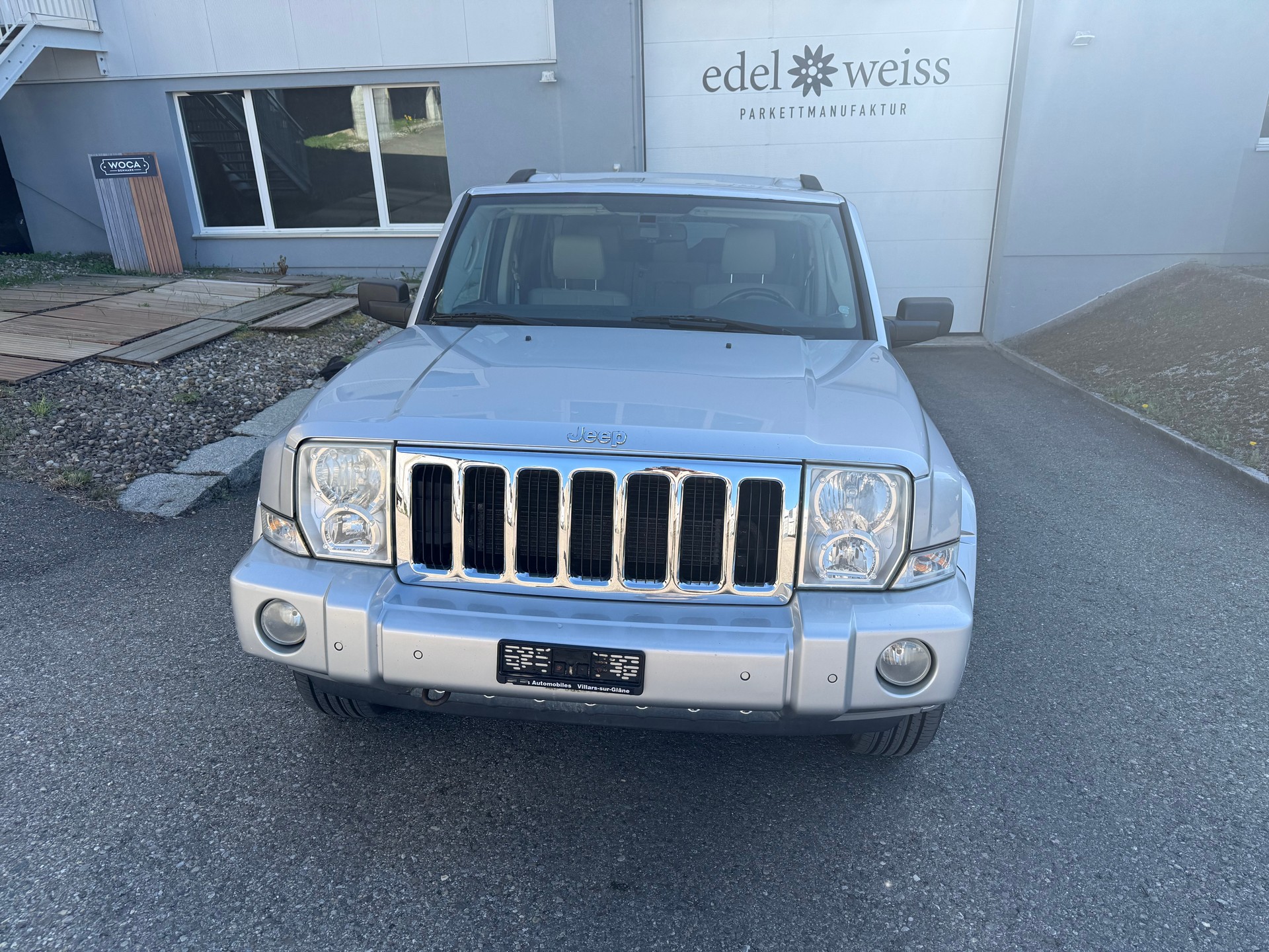 JEEP Commander 5.7 HEMI Limited Automatic-image-2