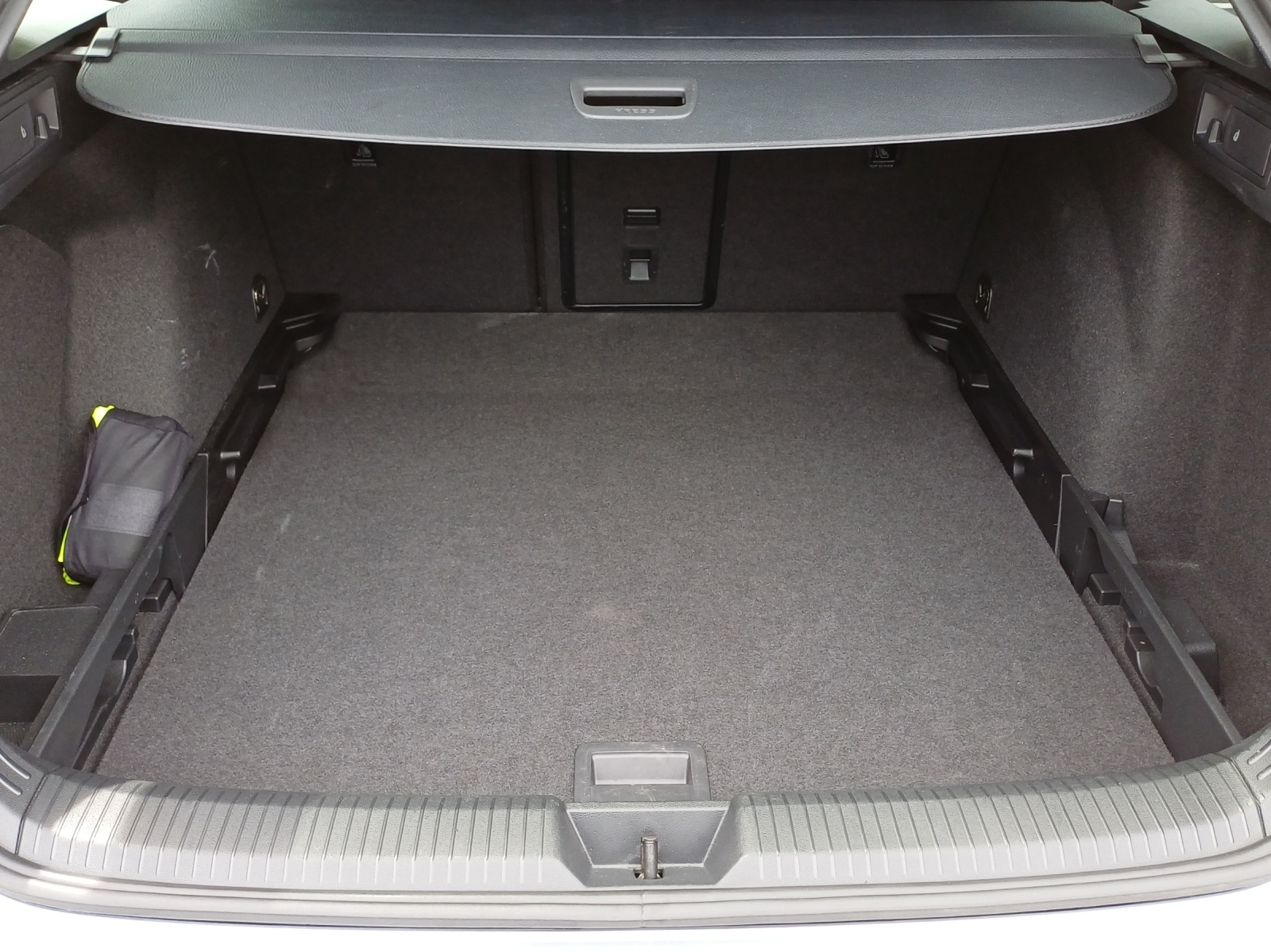 VW Golf Variant 2.0 TSI R-Line DSG 4 Motion-image-12
