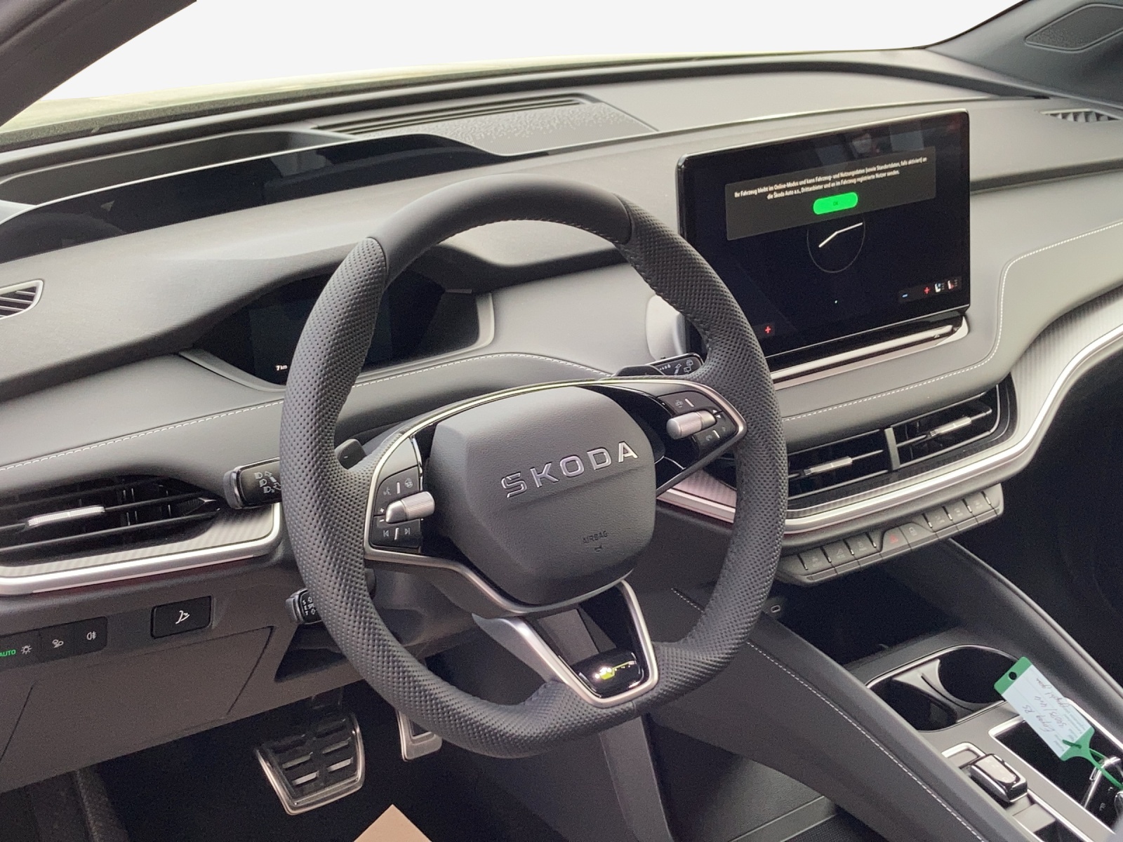 SKODA Enyaq 4x4 RS-image-9