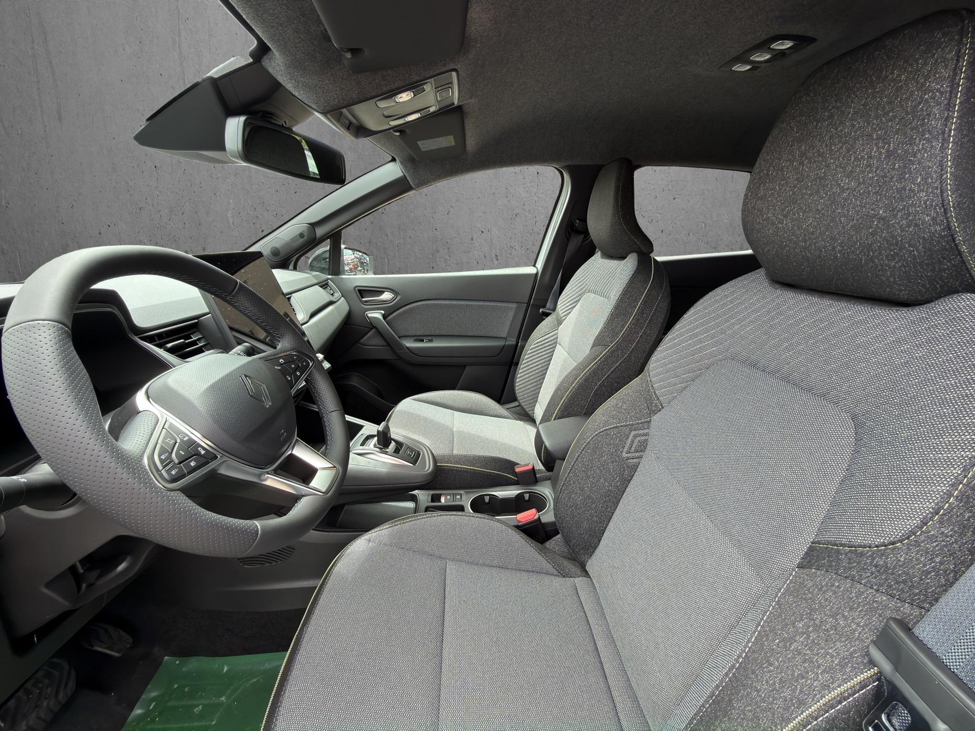 RENAULT Captur 1.8 E-Tech techno-image-9