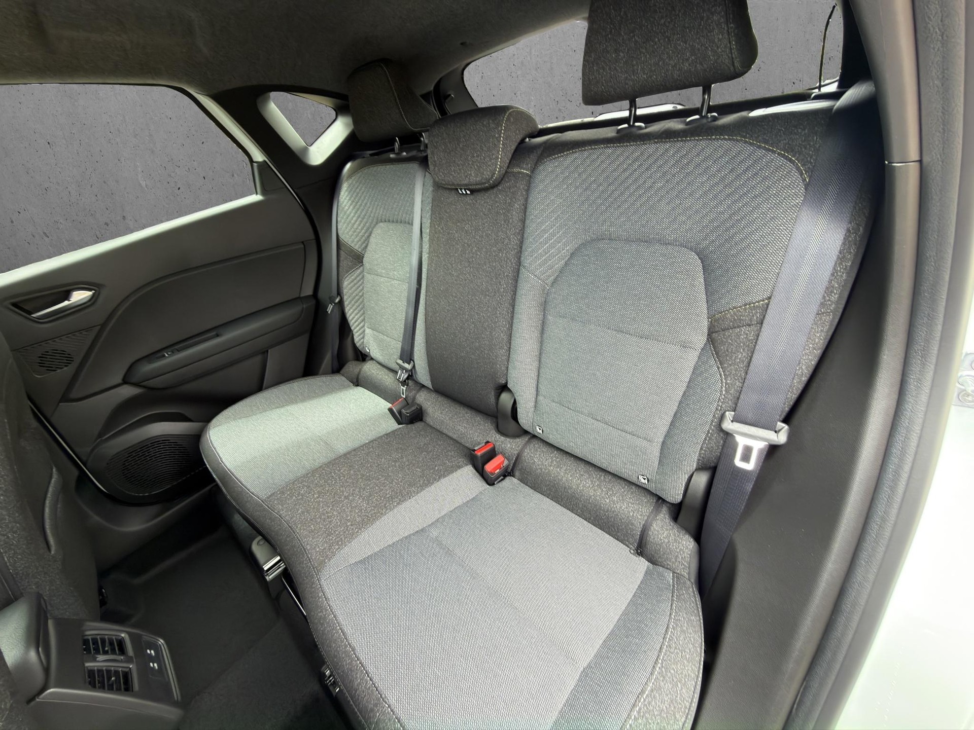 RENAULT Captur 1.8 E-Tech techno-image-10