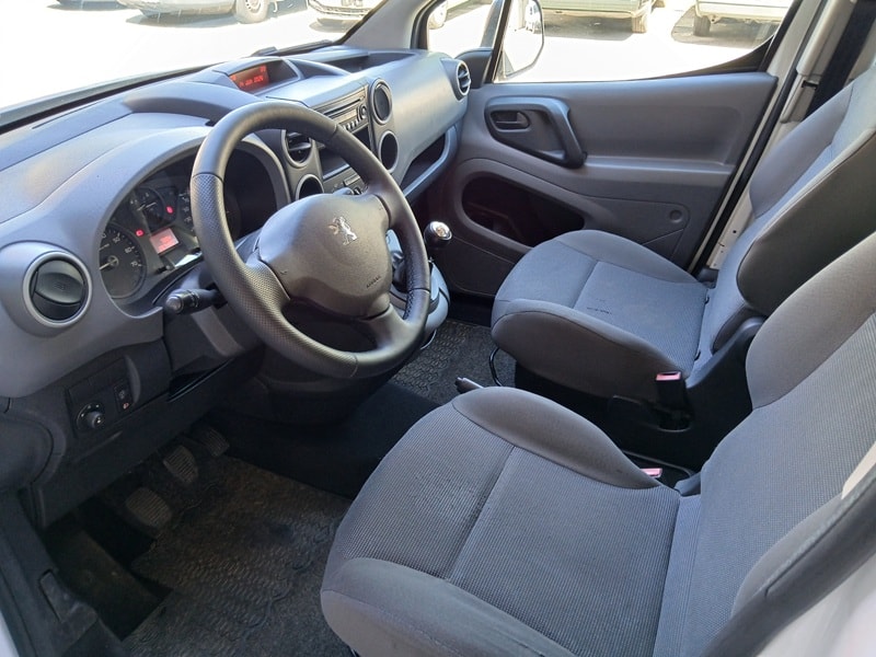 PEUGEOT 1.6 90 Urban Pack-image-3
