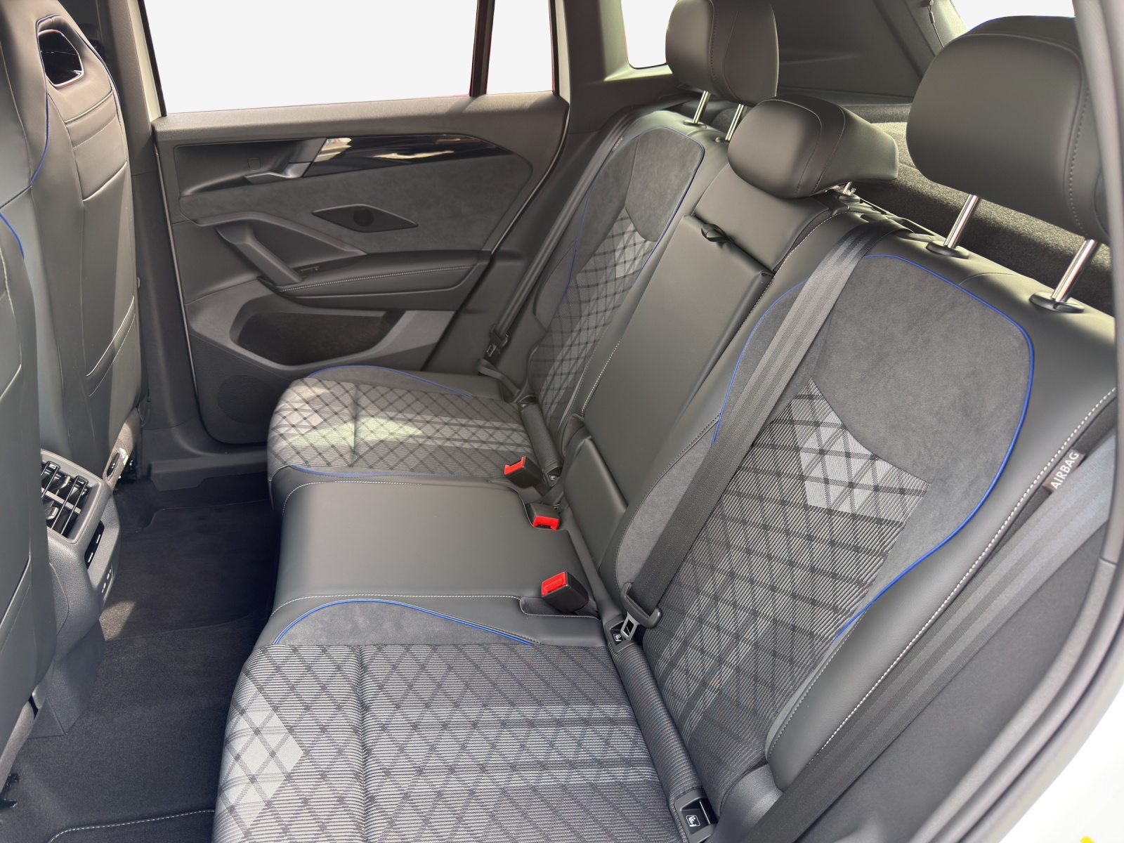 VW Tiguan 1.5 TSI evo2 eHybrid R-Line DSG-image-11