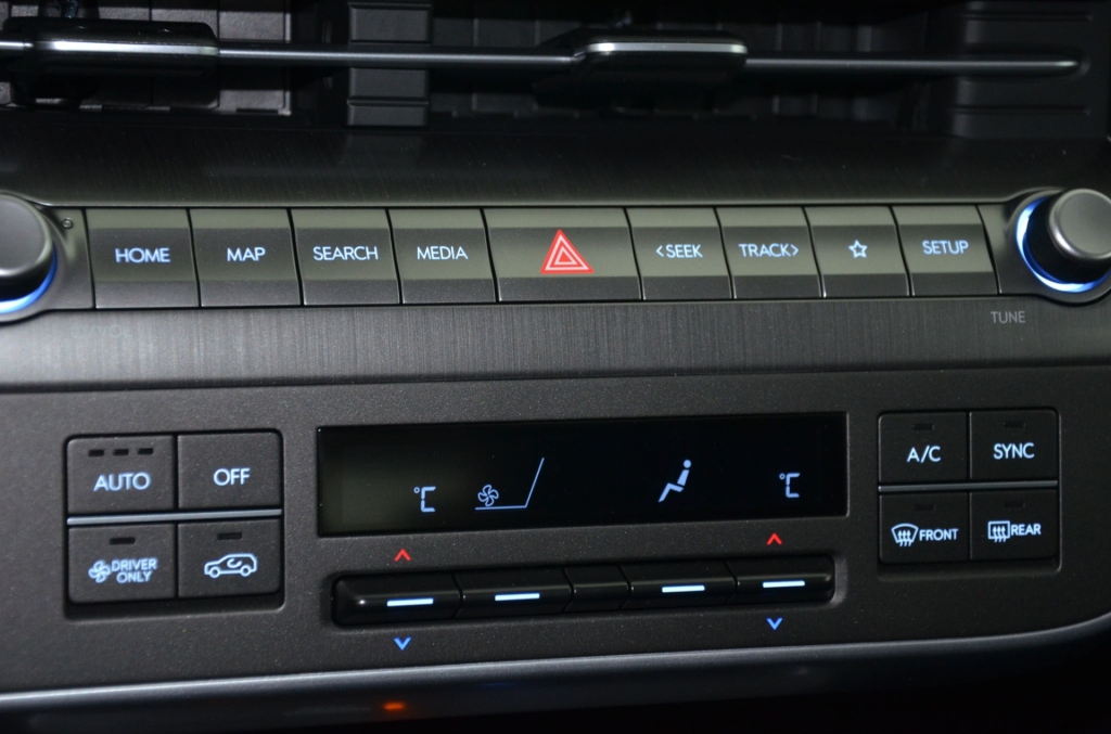 HYUNDAI Kona EV 65.4 kWh Premium *360°*-image-22