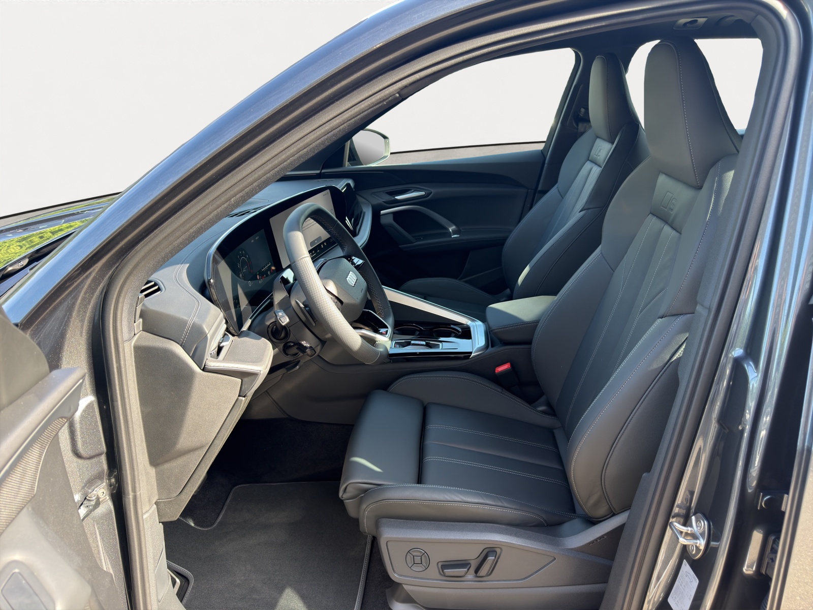 AUDI Q5 SUV TFSI 150 kW 204PS Quattro-image-4