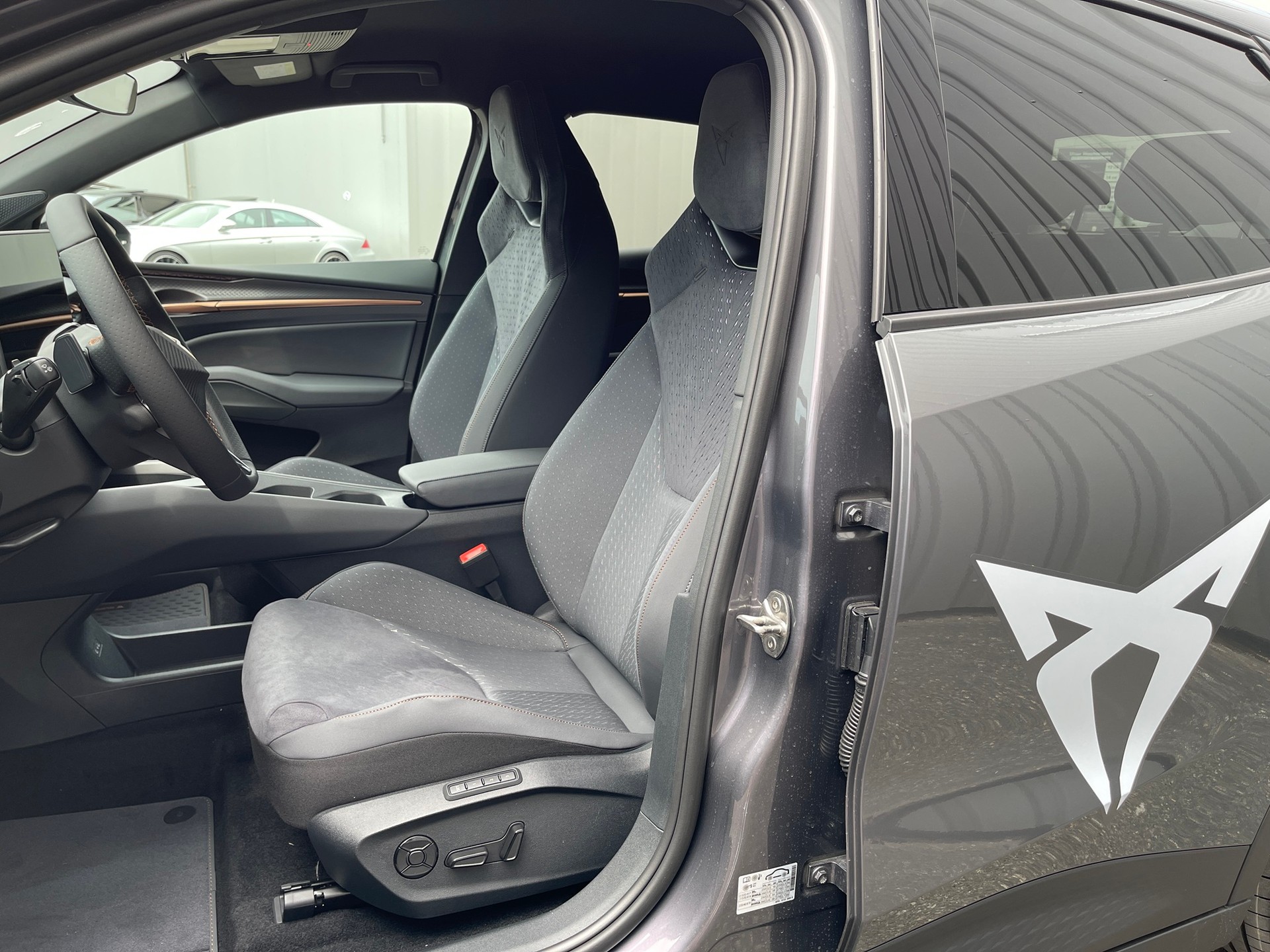 CUPRA Raval 52 kWh Dynamic+ Launch Edition-image-6