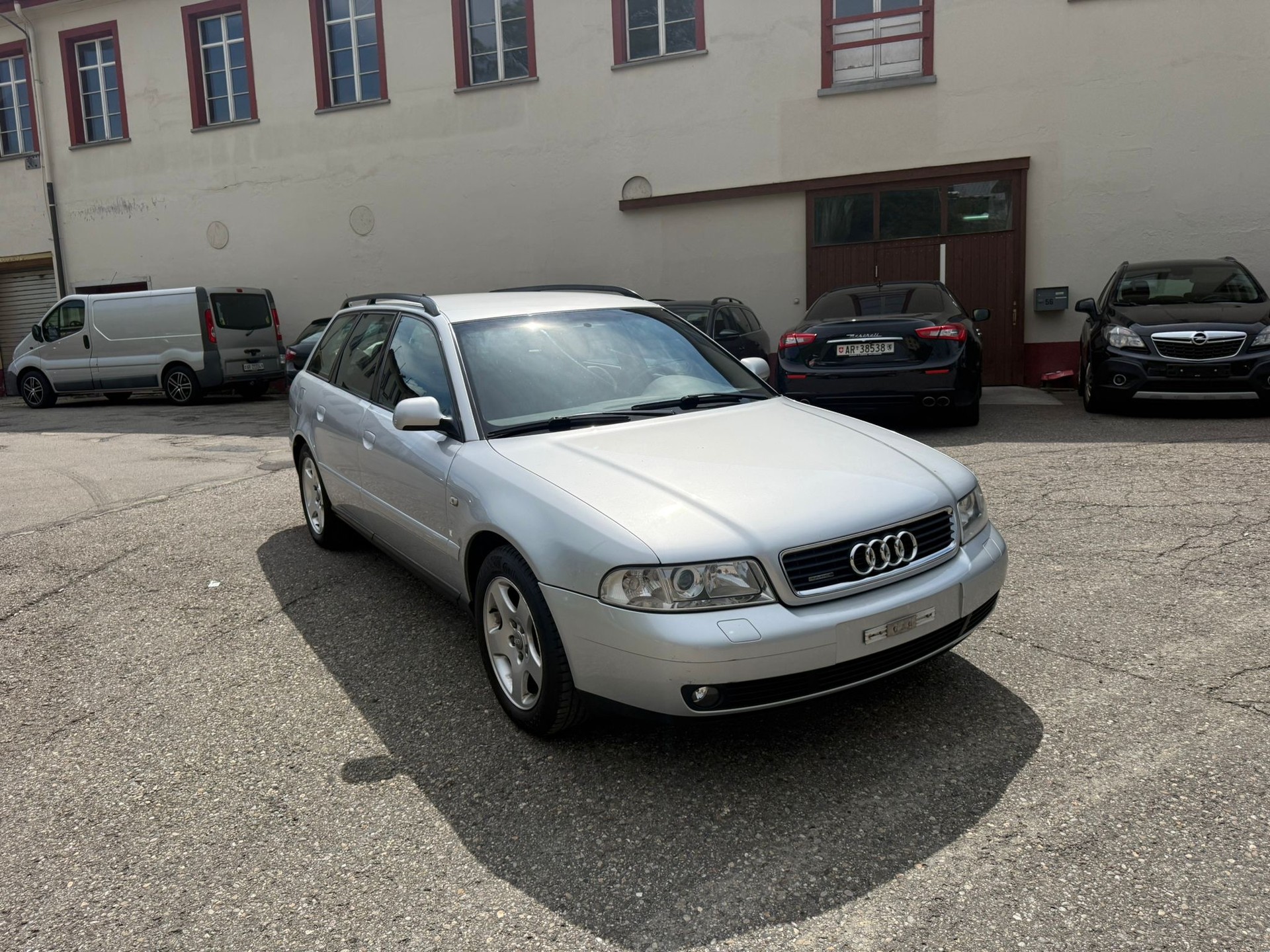 AUDI A4 Avant 1.8 T quattro Ambiente-image-1