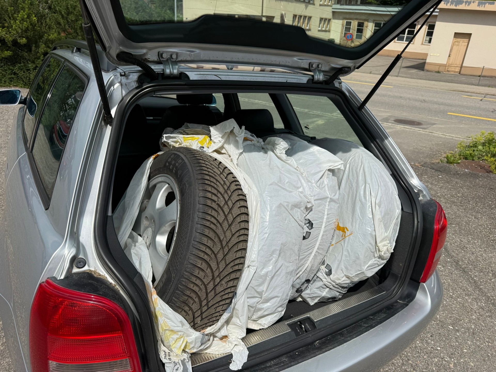 AUDI A4 Avant 1.8 T quattro Ambiente-image-9