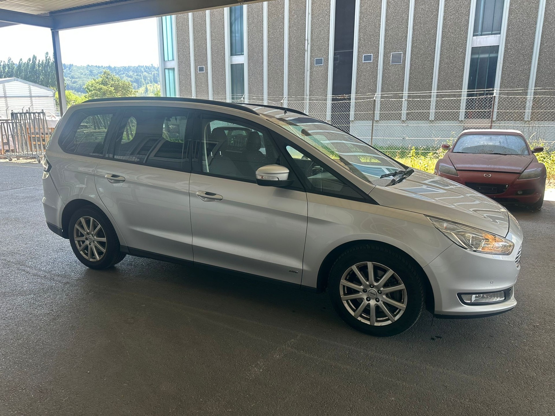 FORD Galaxy 2.0 TDCi Titanium AWD PowerShift-image-2