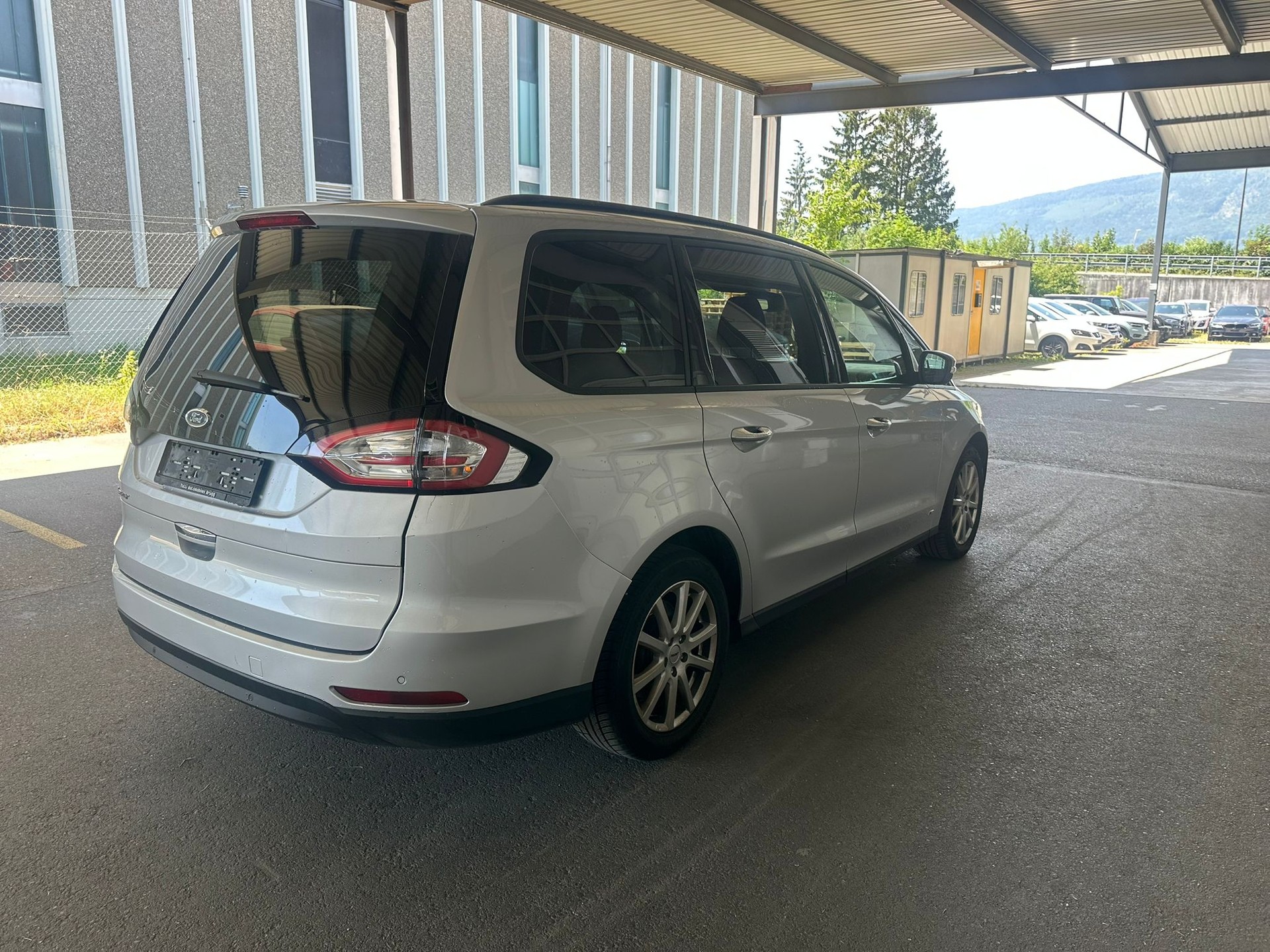 FORD Galaxy 2.0 TDCi Titanium AWD PowerShift-image-4