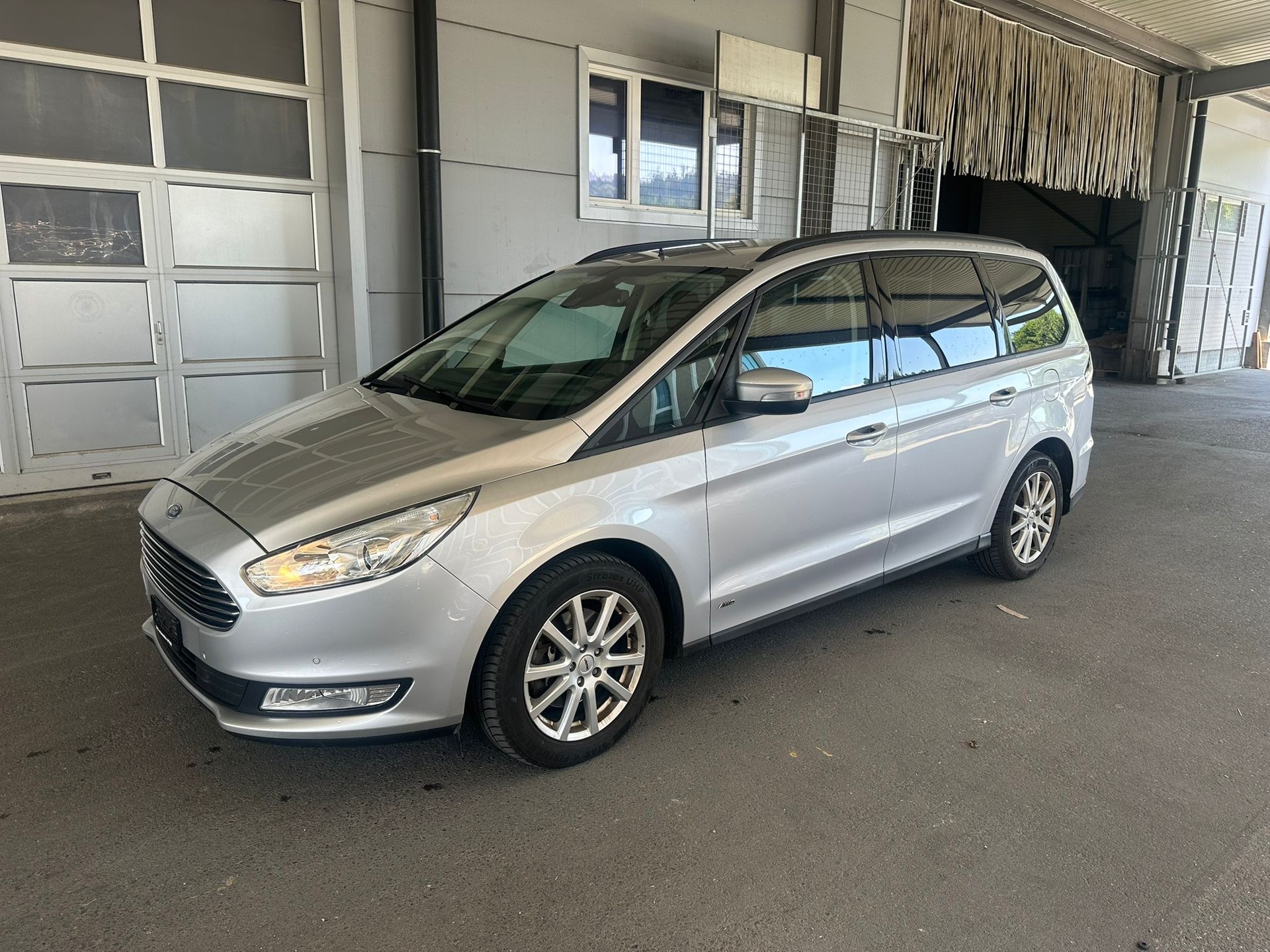 FORD Galaxy 2.0 TDCi Titanium AWD PowerShift-image-1