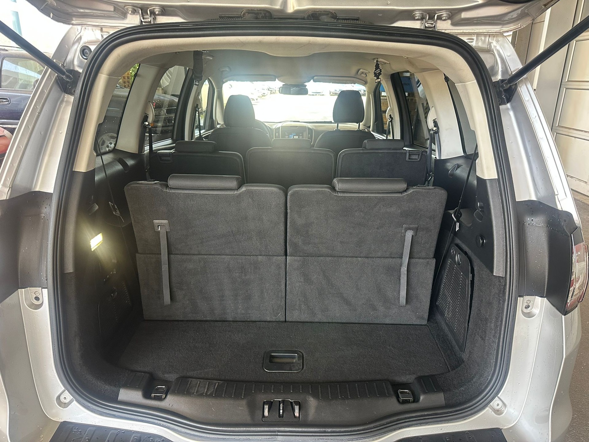 FORD Galaxy 2.0 TDCi Titanium AWD PowerShift-image-6