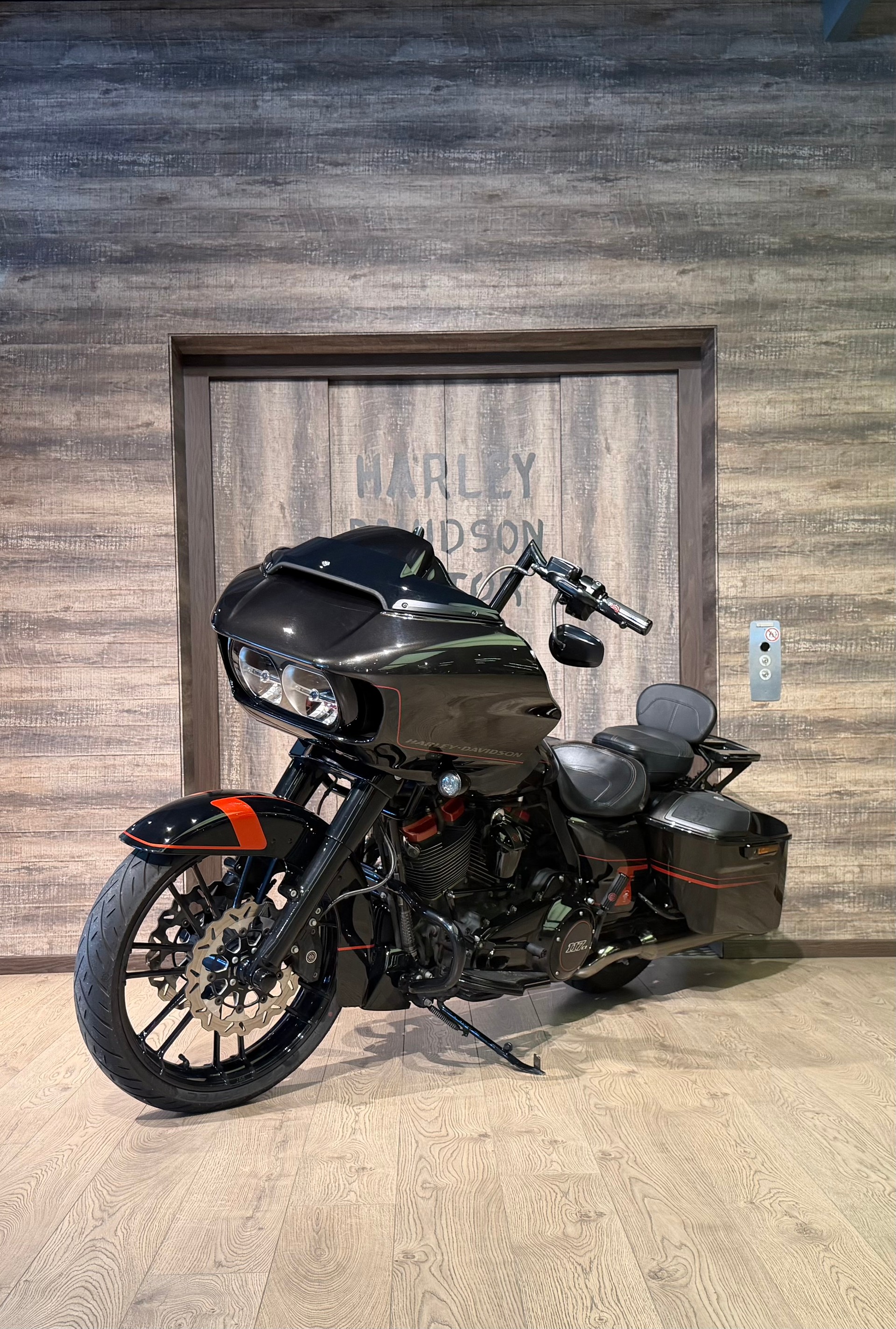 HARLEY-DAVIDSON FLTRXSE Road Glide Special 117 CVO-showroom-element-2