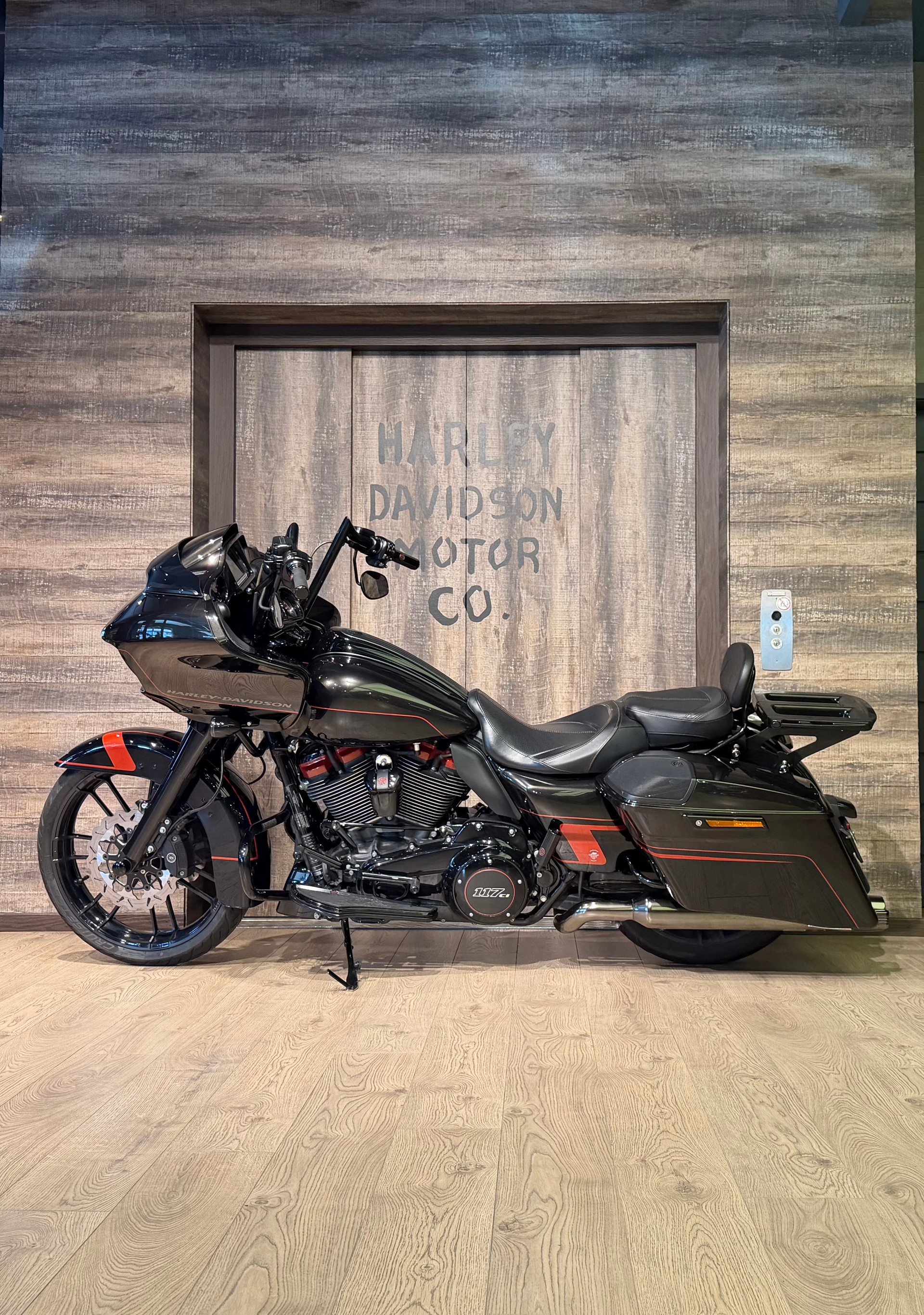 HARLEY-DAVIDSON FLTRXSE Road Glide Special 117 CVO-showroom-element-3