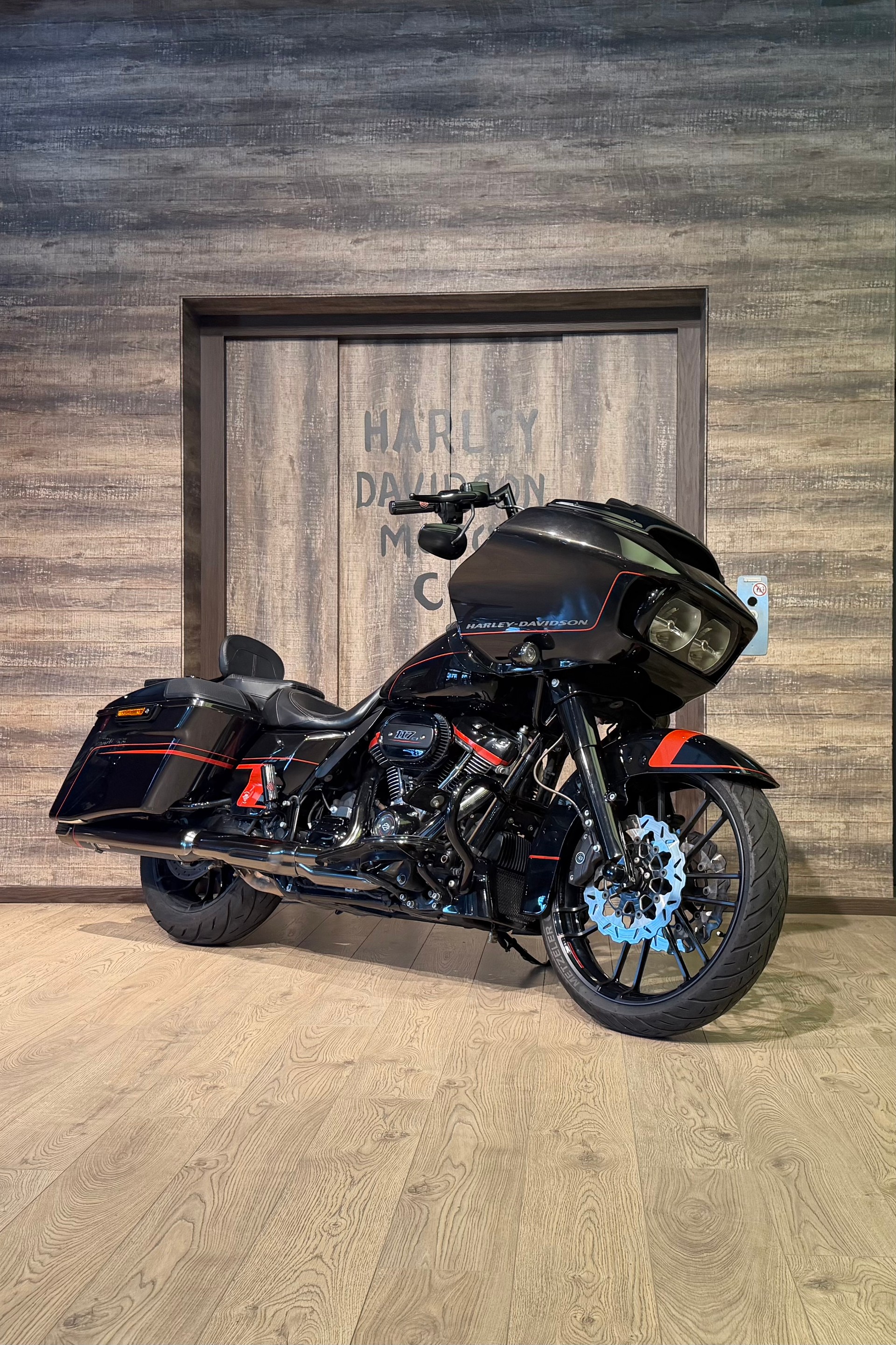 HARLEY-DAVIDSON FLTRXSE Road Glide Special 117 CVO-showroom-element-1