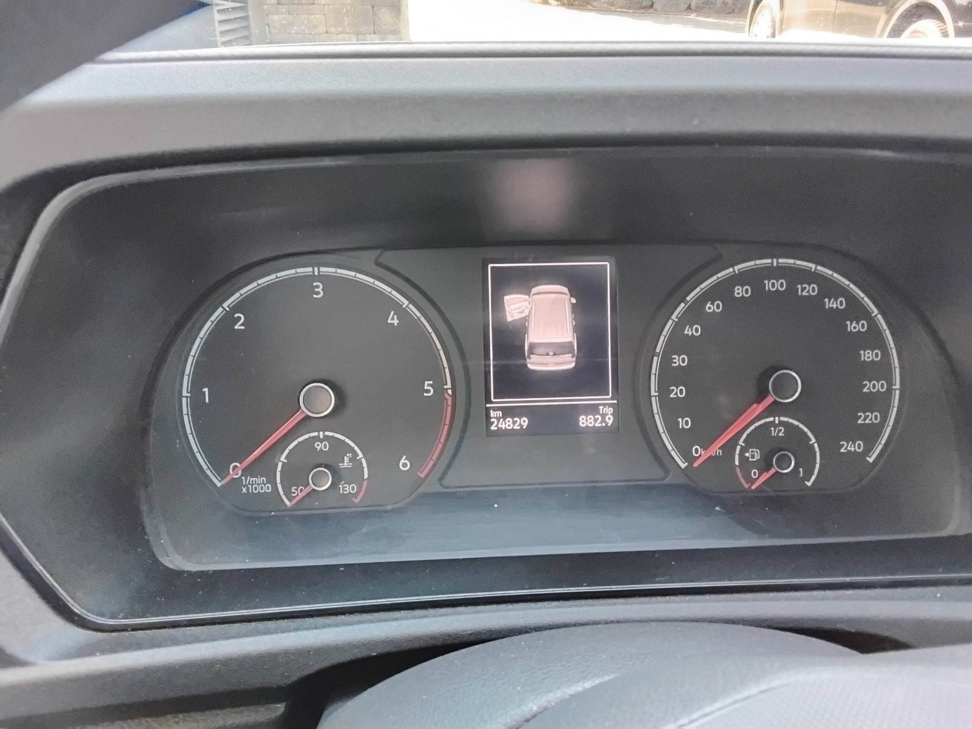 VW Caddy 2.0 TDI-image-9