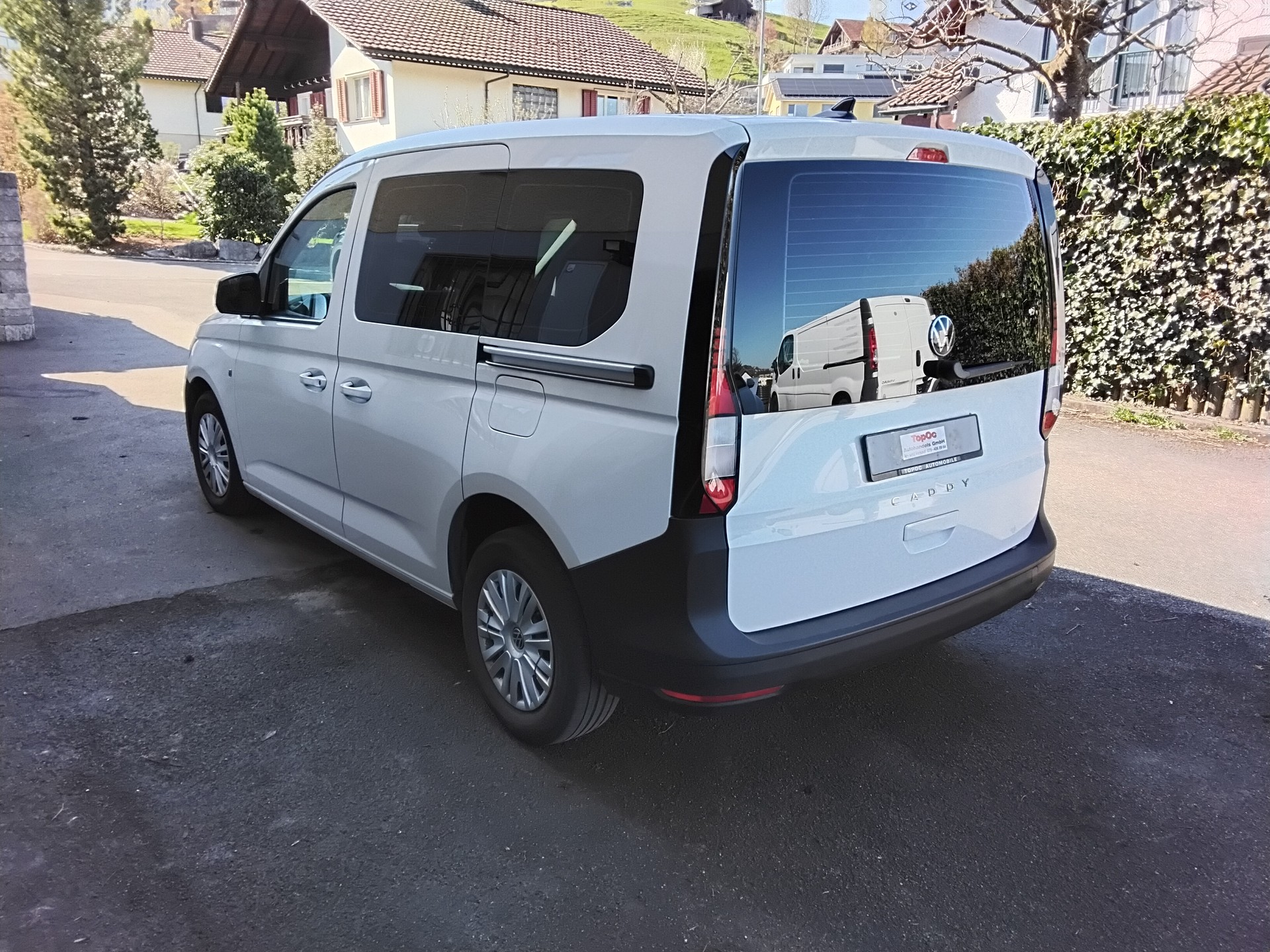 VW Caddy 2.0 TDI-image-3