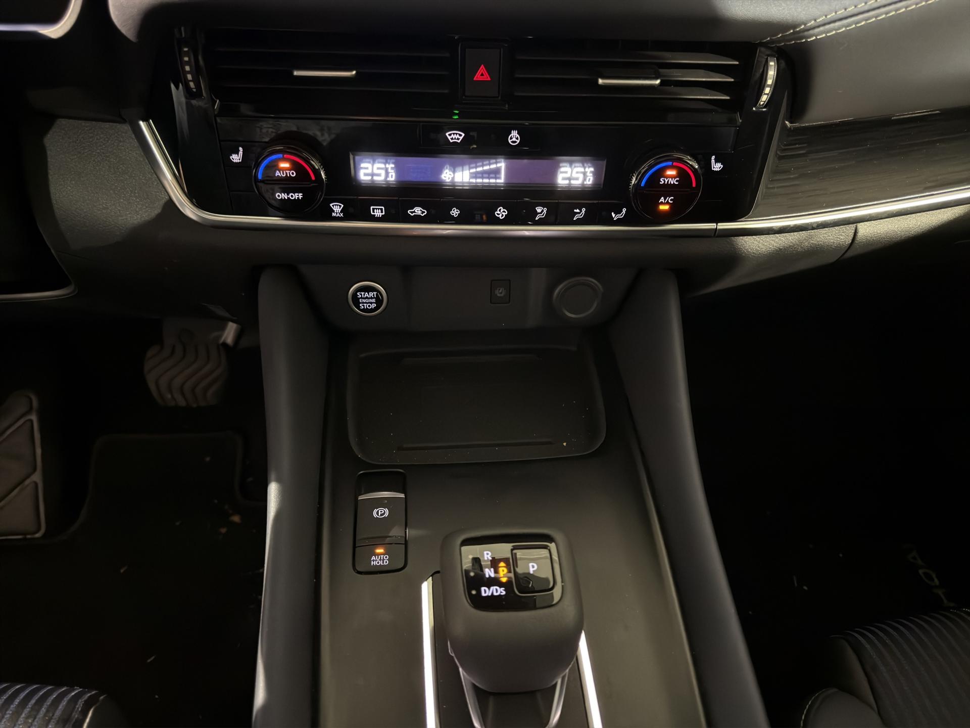 NISSAN Qashqai 1.3 DIG-T MHEV Tekna Xtronic-image-11