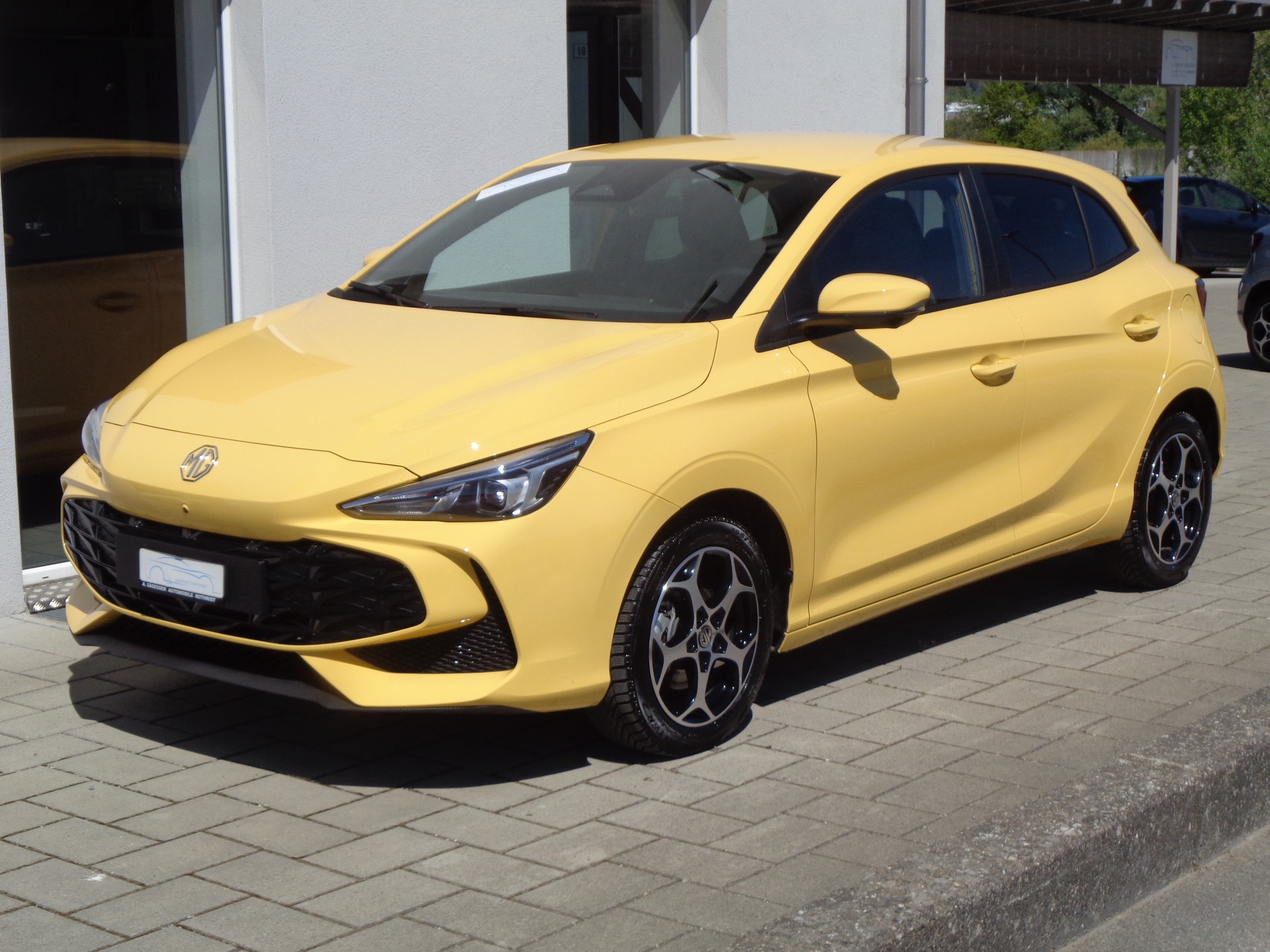 MG 3 1.5 Hybrid Luxury Aut.-image-3