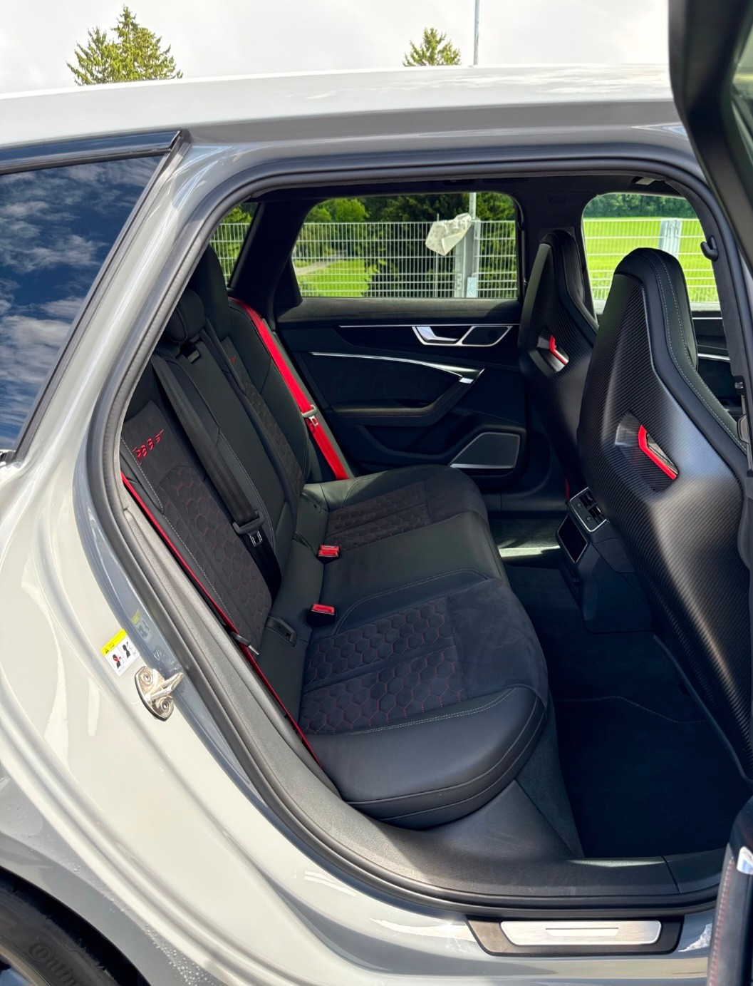 AUDI Audi RS6 Avant GT PANO/STANDHZG !! 1 of 660-image-12