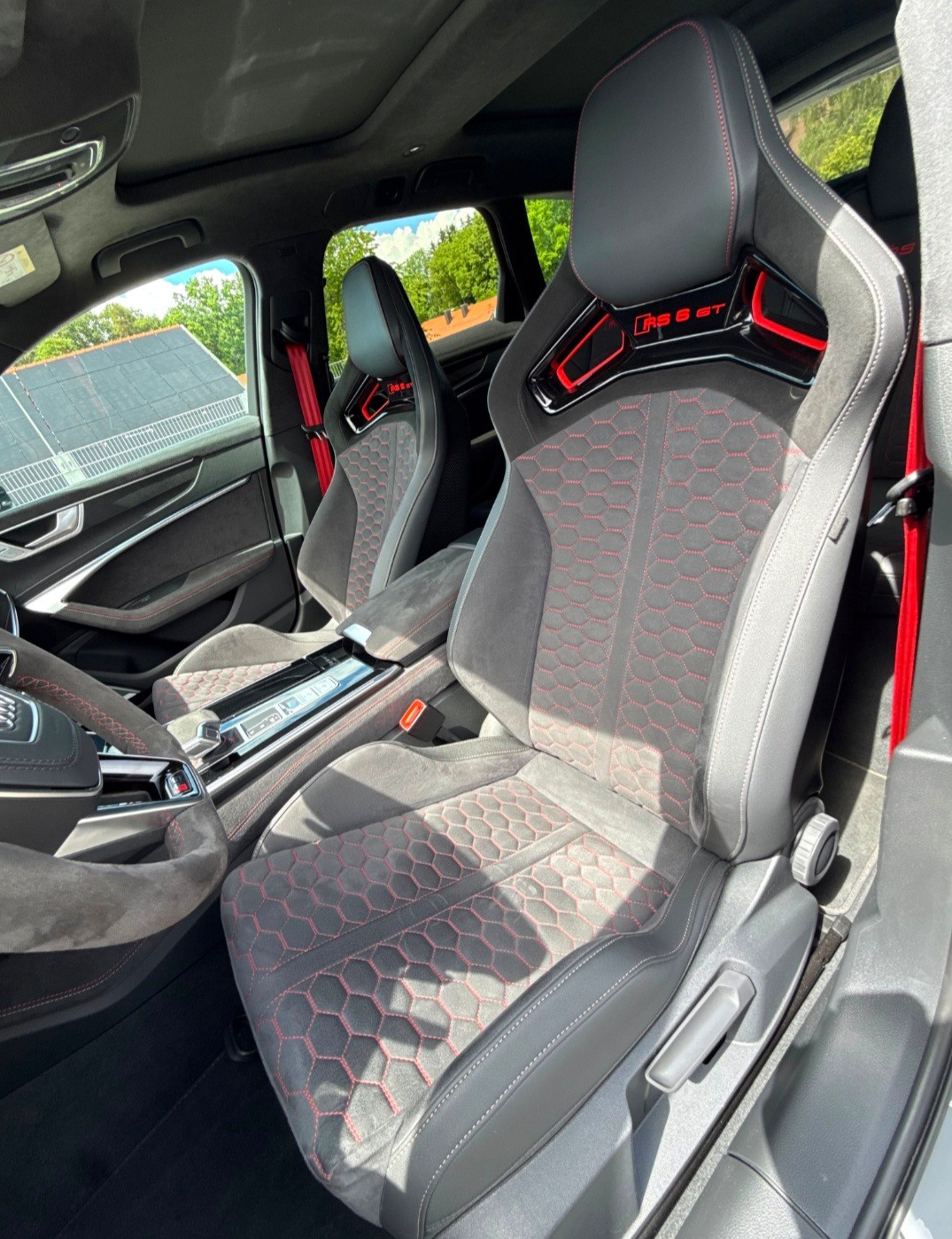 AUDI Audi RS6 Avant GT PANO/STANDHZG !! 1 of 660-image-11