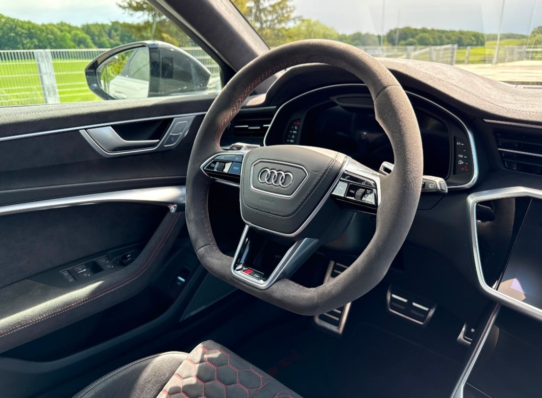 AUDI Audi RS6 Avant GT PANO/STANDHZG !! 1 of 660-image-15