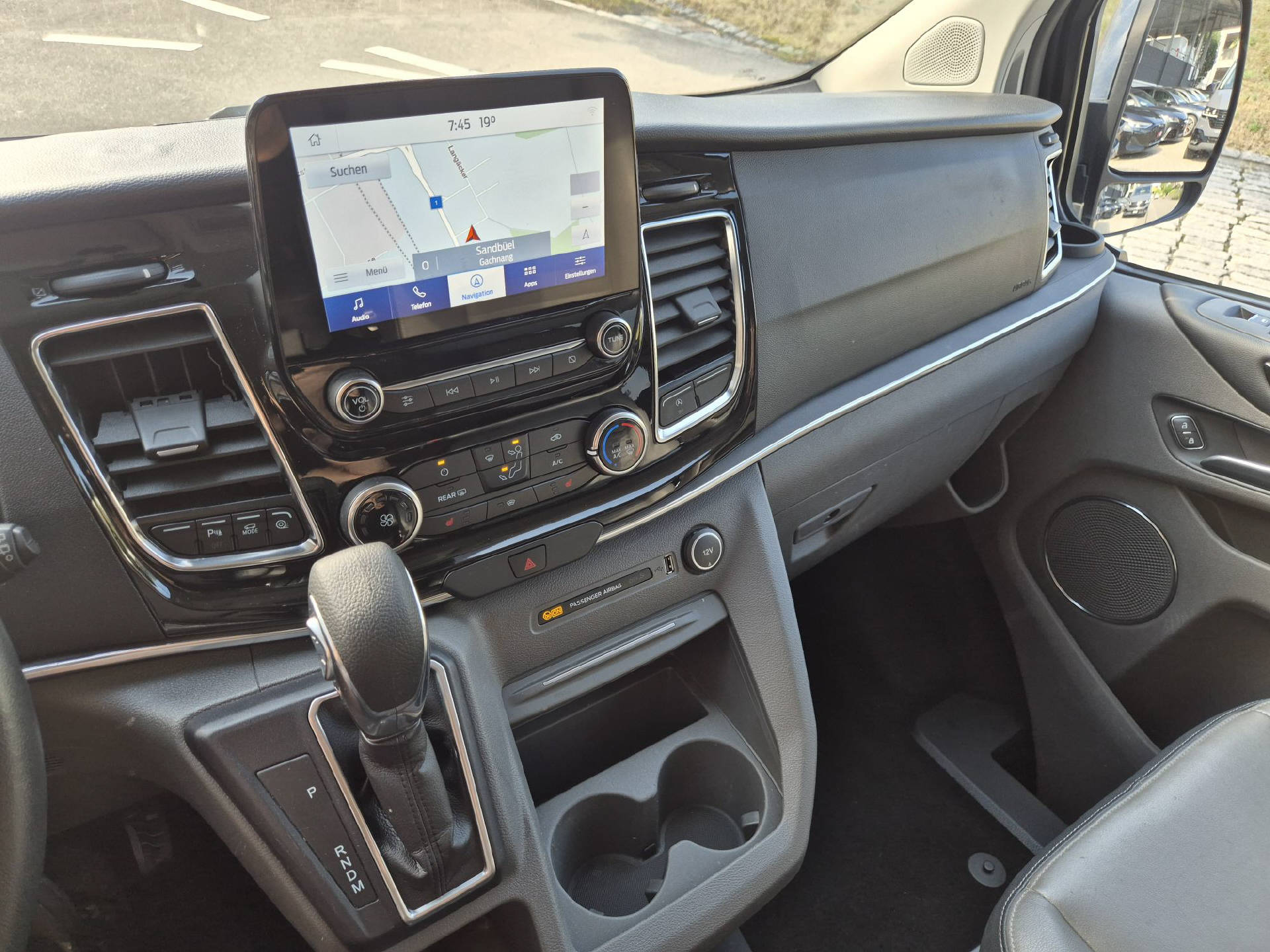 FORD Tourneo Custom 320 L2 2.0 TDCi 185 Titanium X-image-10