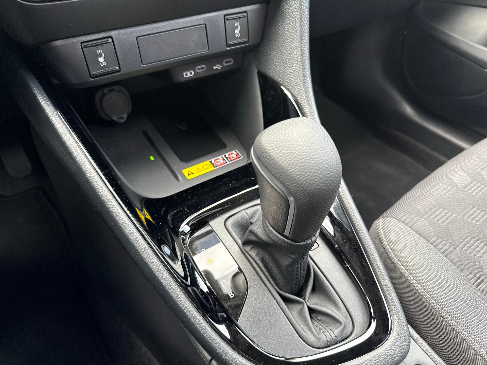 TOYOTA Yaris 1.5 VVT-i HSD Trend-image-13