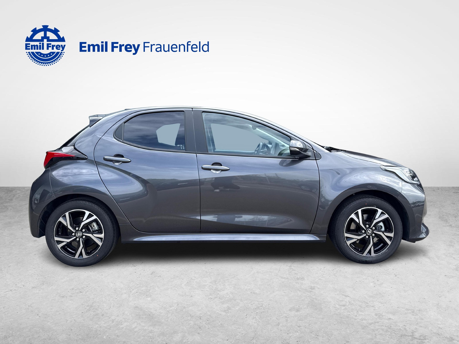 TOYOTA Yaris 1.5 VVT-i HSD Trend-image-5