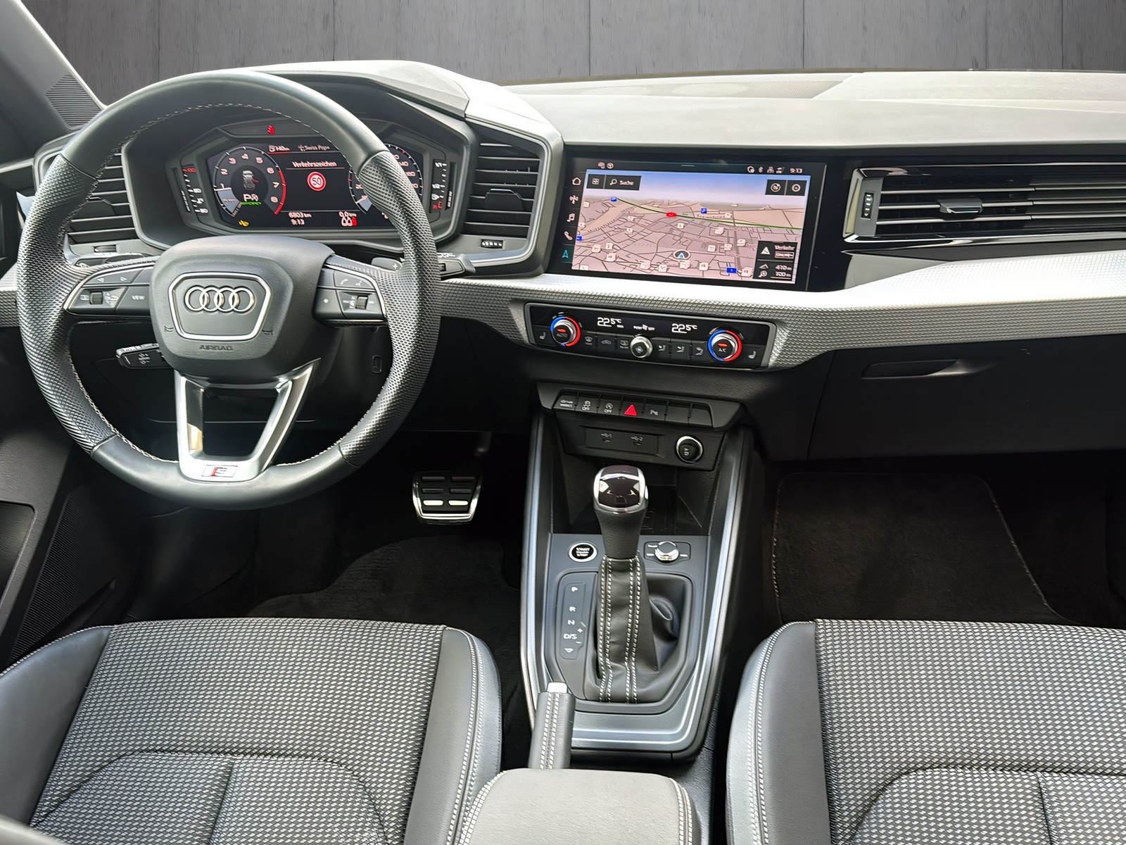 AUDI A1 Sportback 40 TFSI S Line S-tronic*5-Jahre Audi Werksgarantie*-image-6