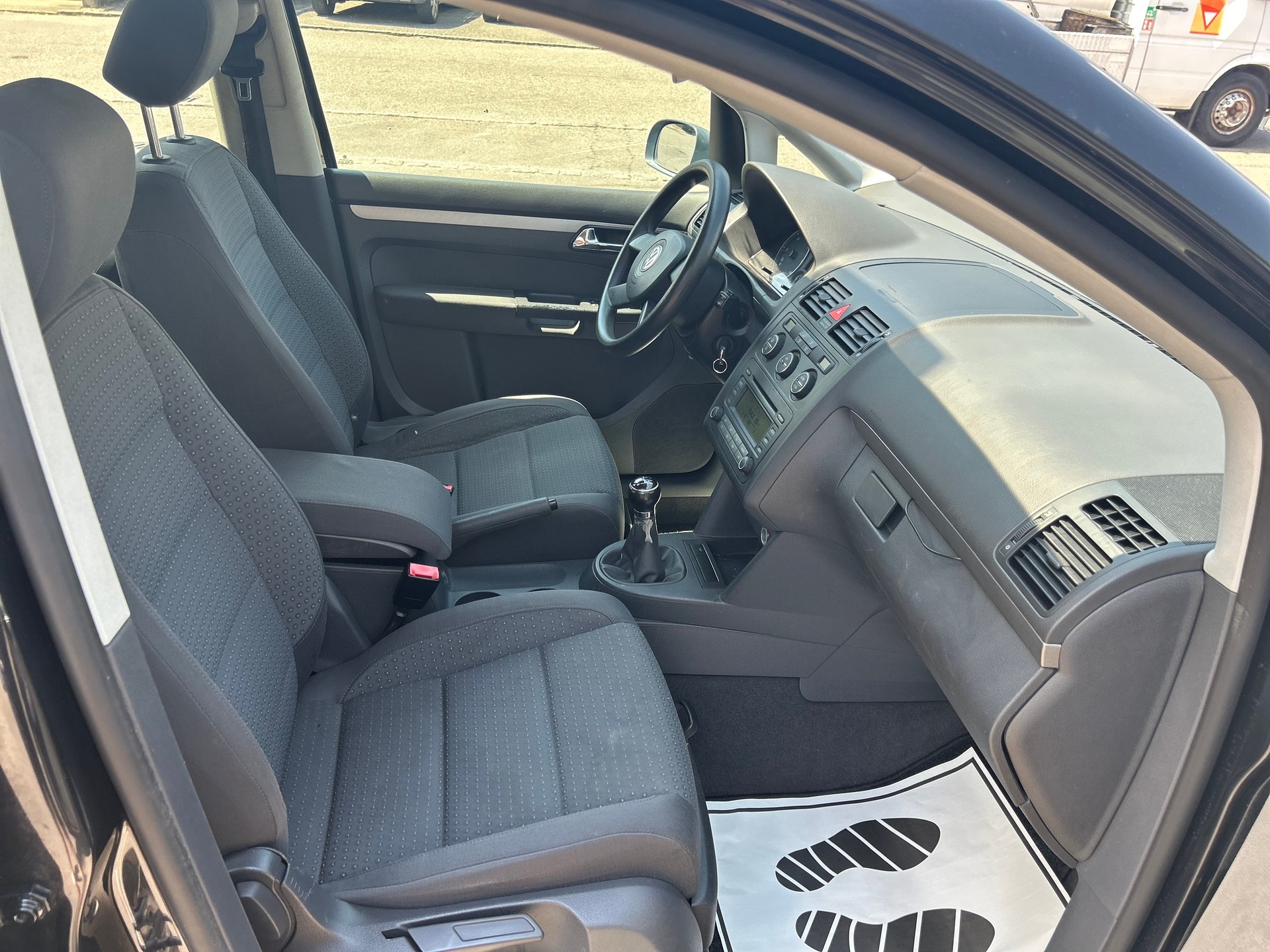 VW Touran 1.9 TDI-image-7