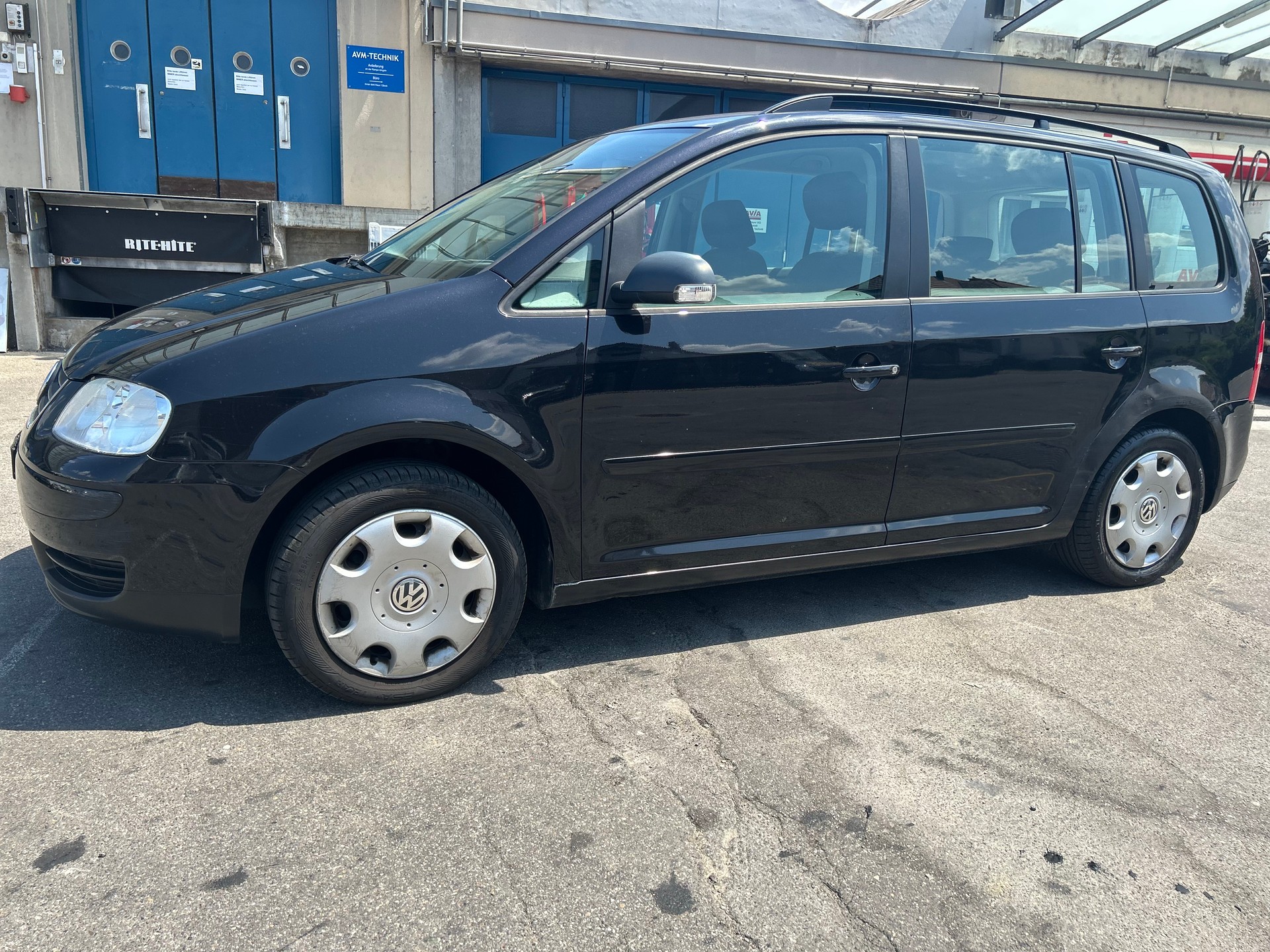 VW Touran 1.9 TDI-image-2