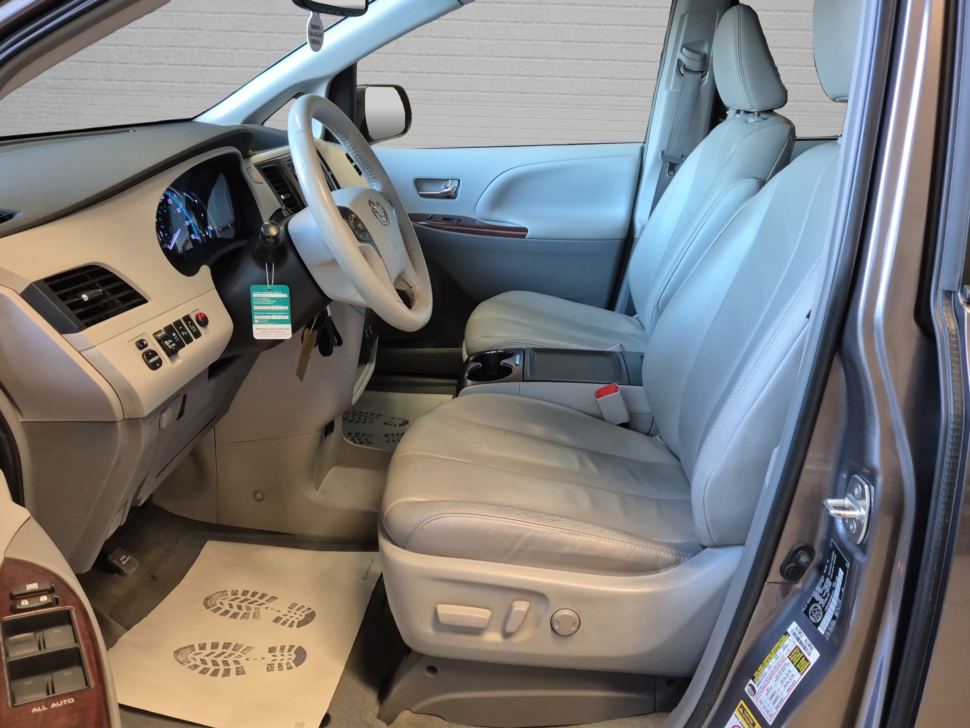 TOYOTA Sienna 3.5 A 4WD, 7-PLÄTZER-image-15