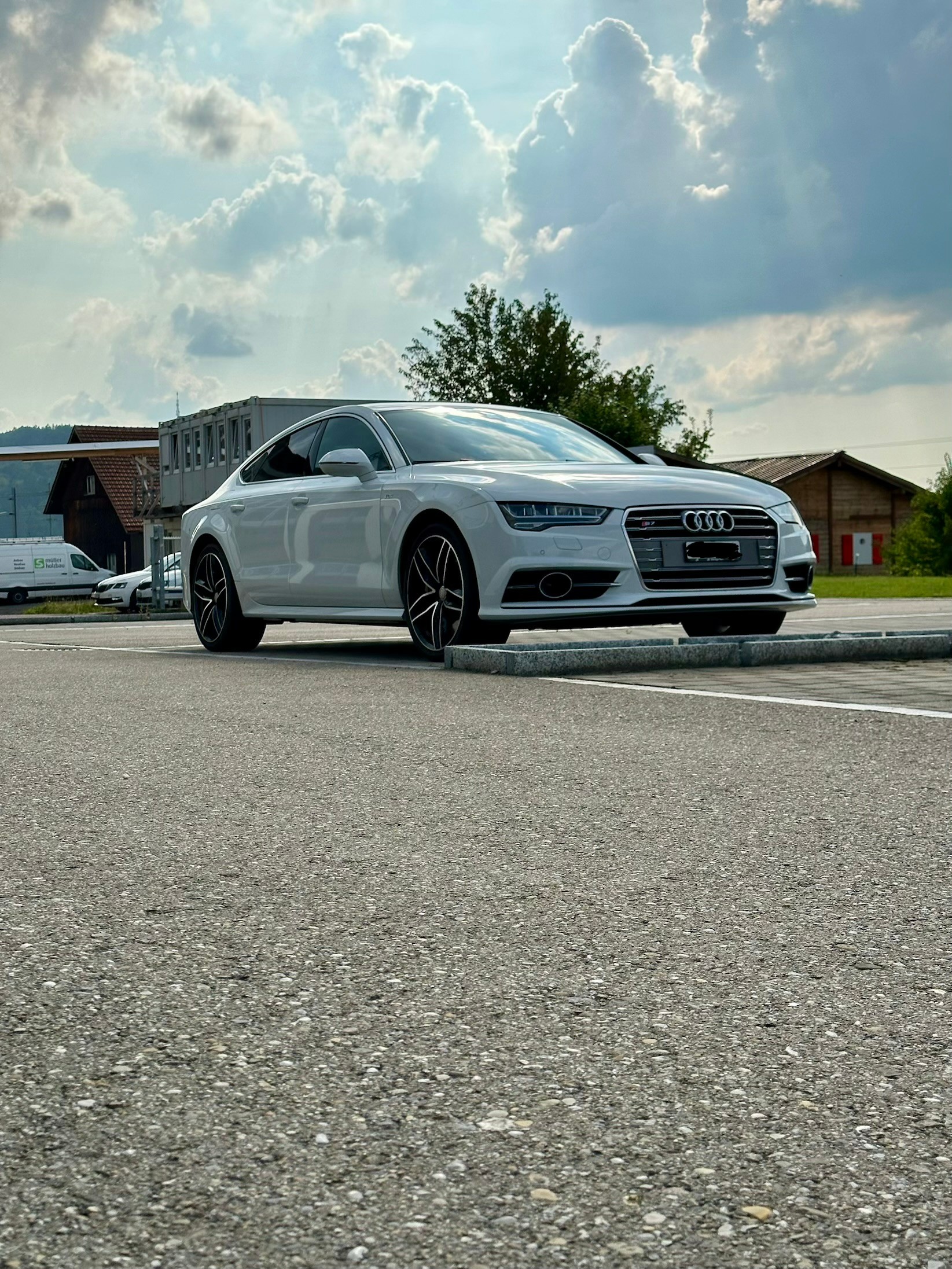 AUDI 4.0 V8 TFSI quattro S-Tronic-image-1