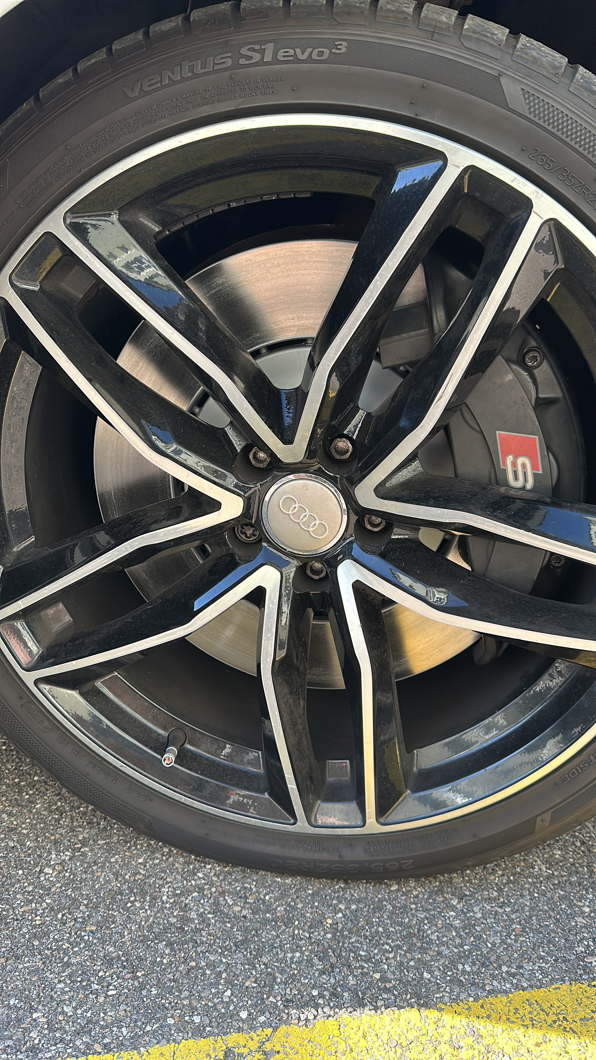 AUDI 4.0 V8 TFSI quattro S-Tronic-image-4