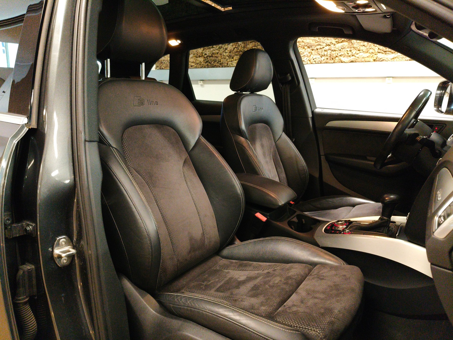 AUDI Q5 2.0 TDI quattro S-tronic-image-22