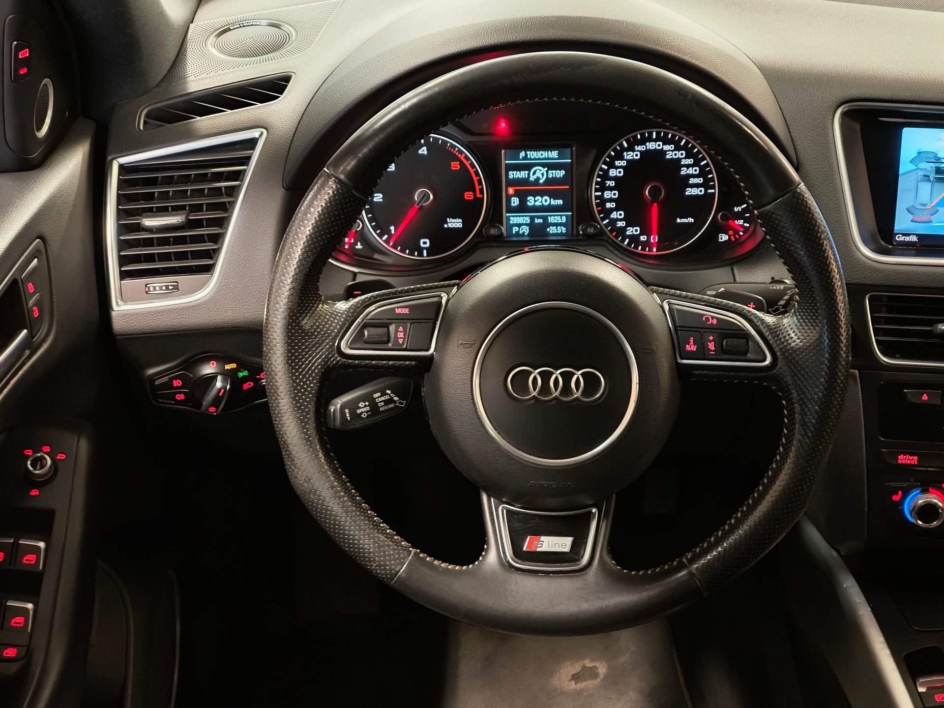 AUDI Q5 2.0 TDI quattro S-tronic-image-18