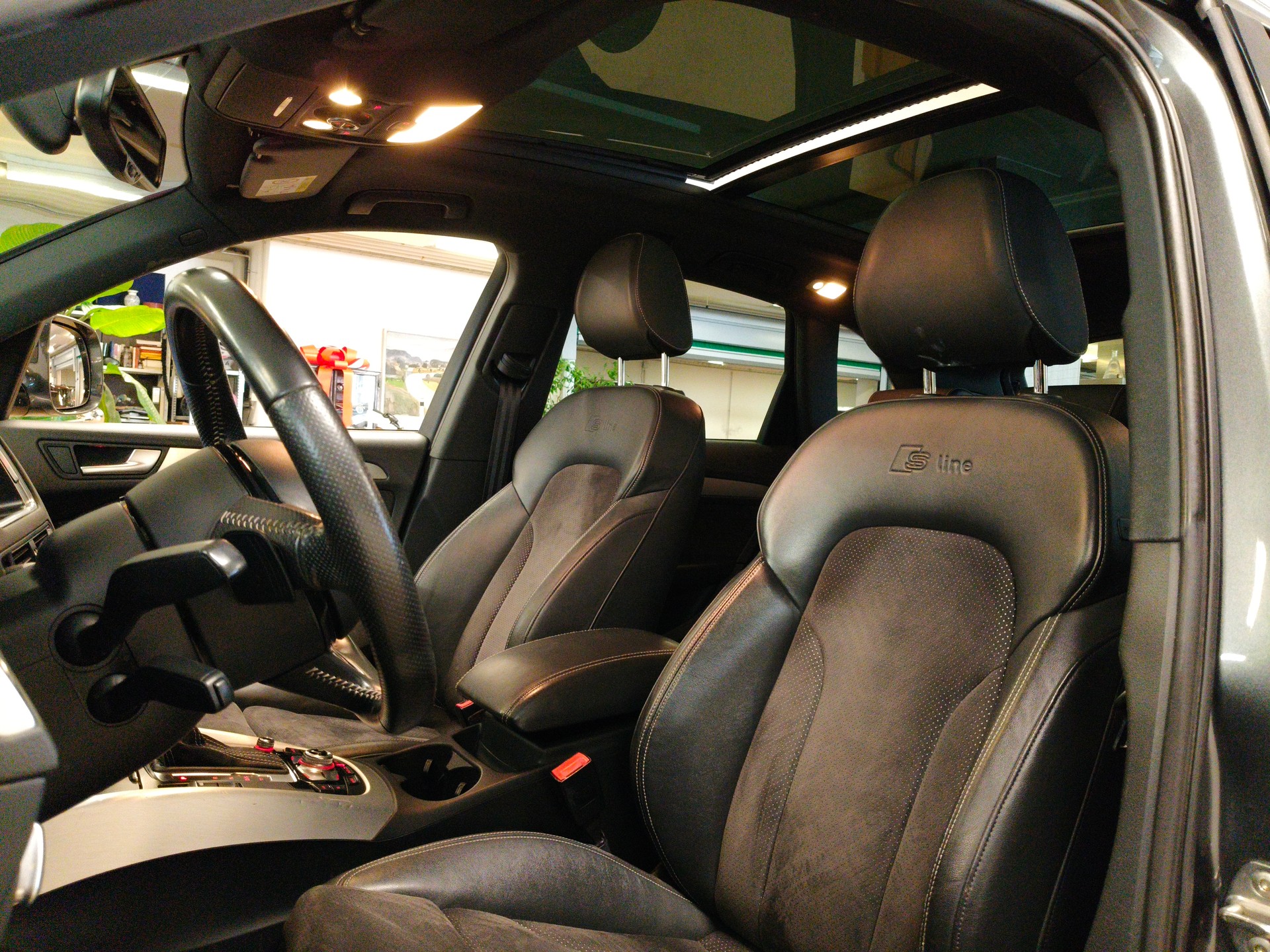 AUDI Q5 2.0 TDI quattro S-tronic-image-14