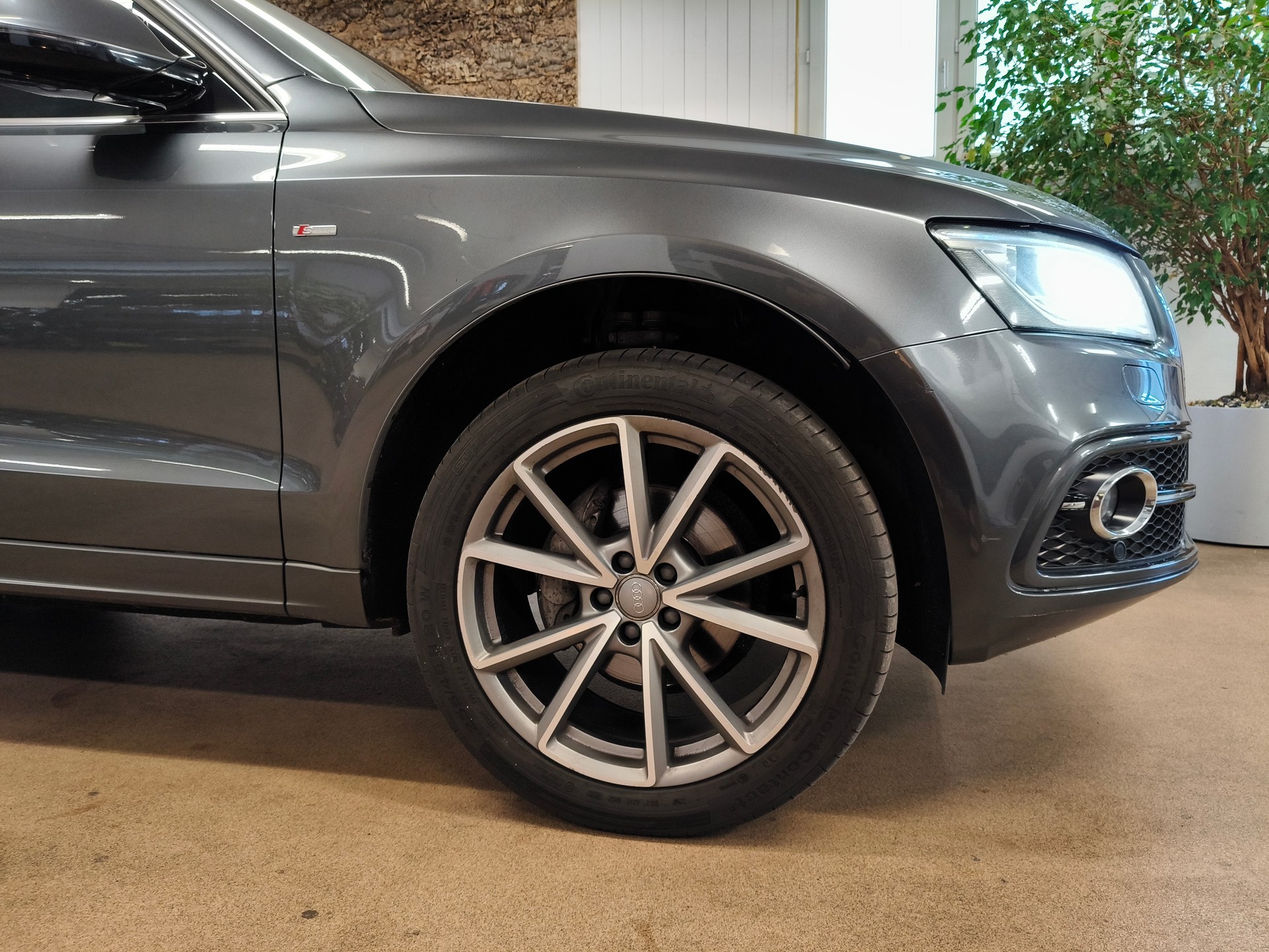 AUDI Q5 2.0 TDI quattro S-tronic-image-5