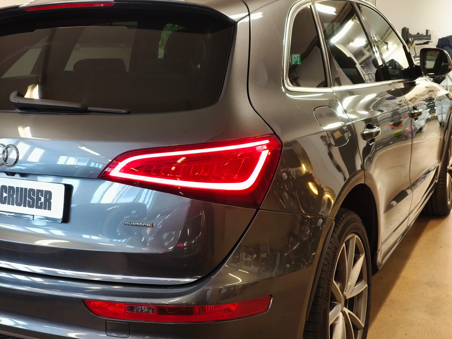 AUDI Q5 2.0 TDI quattro S-tronic-image-8