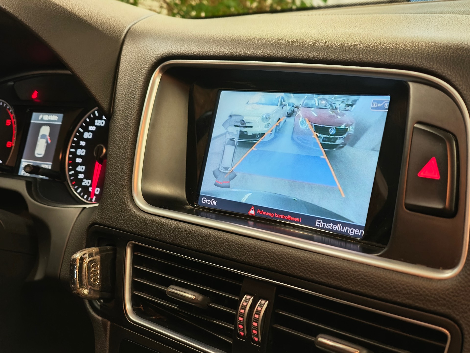 AUDI Q5 2.0 TDI quattro S-tronic-image-25