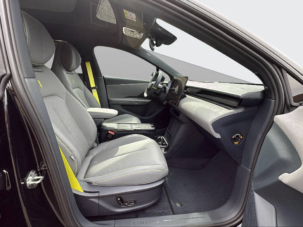 LYNK & CO 02-image-8