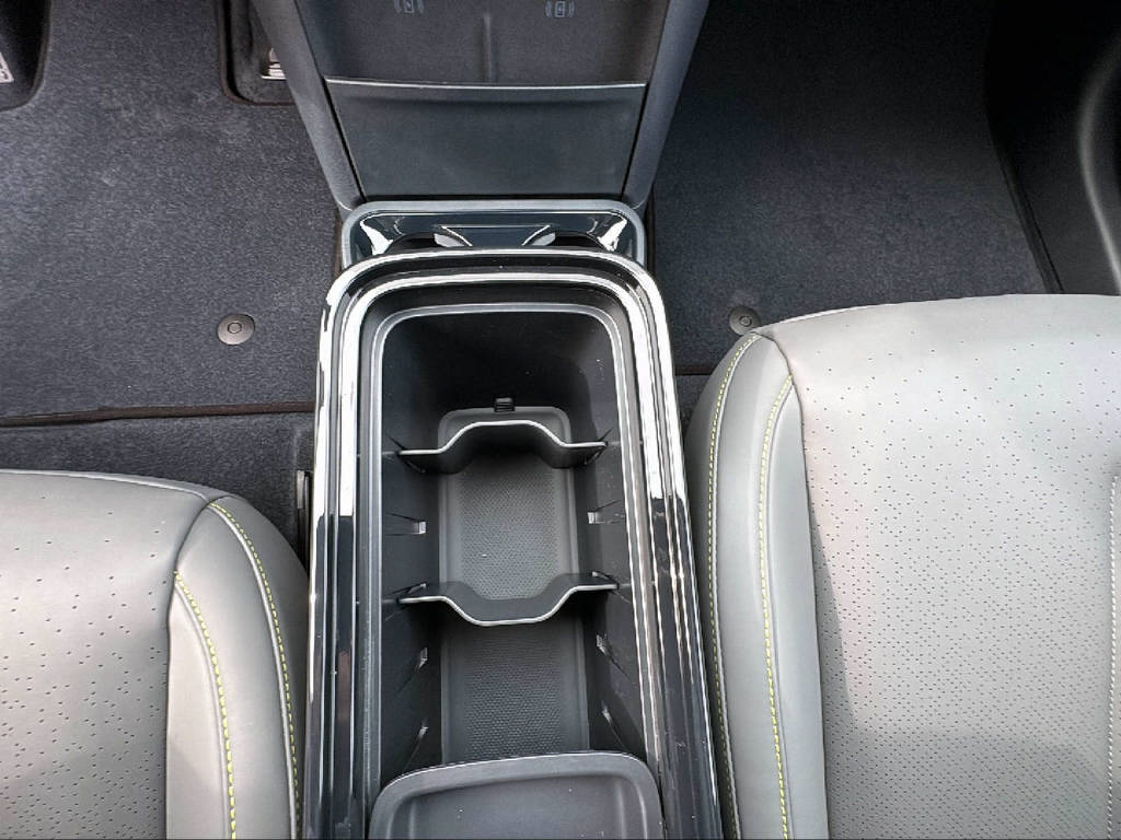 LYNK & CO 02-image-15
