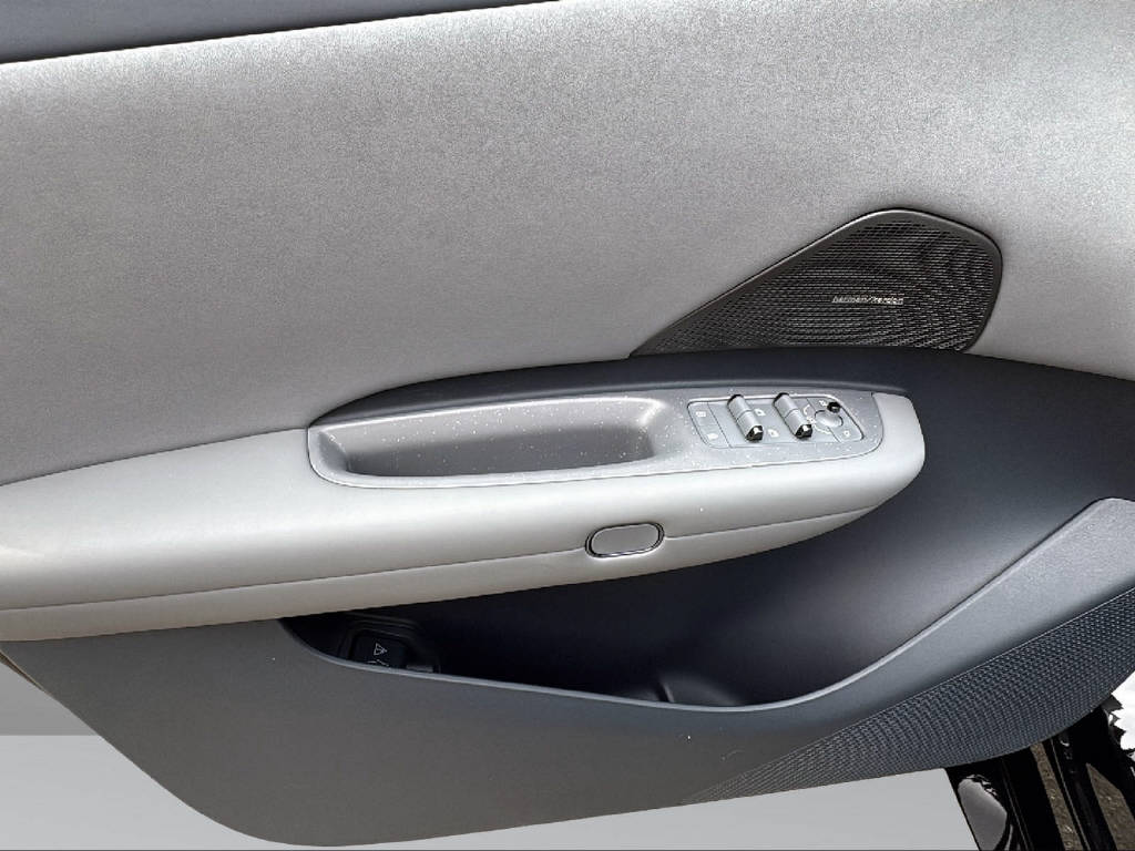 LYNK & CO 02-image-16