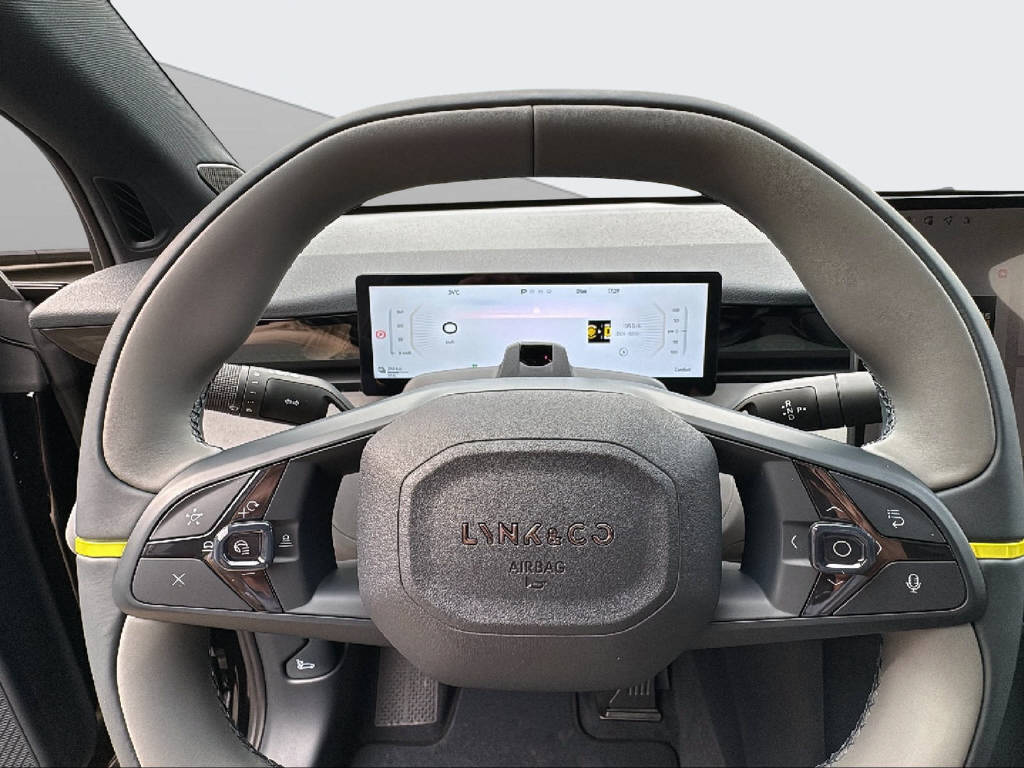 LYNK & CO 02-image-11