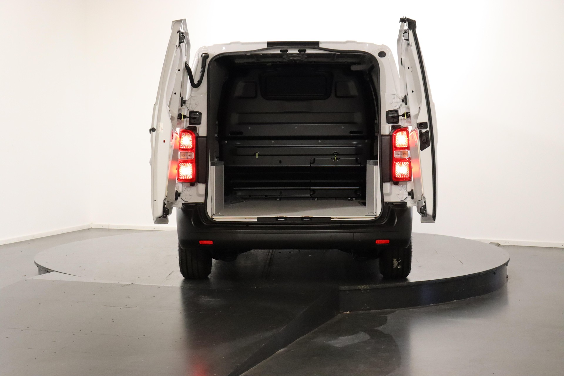 CITROEN e-Jumpy Kaw. M 75 kWh-showroom-element-3