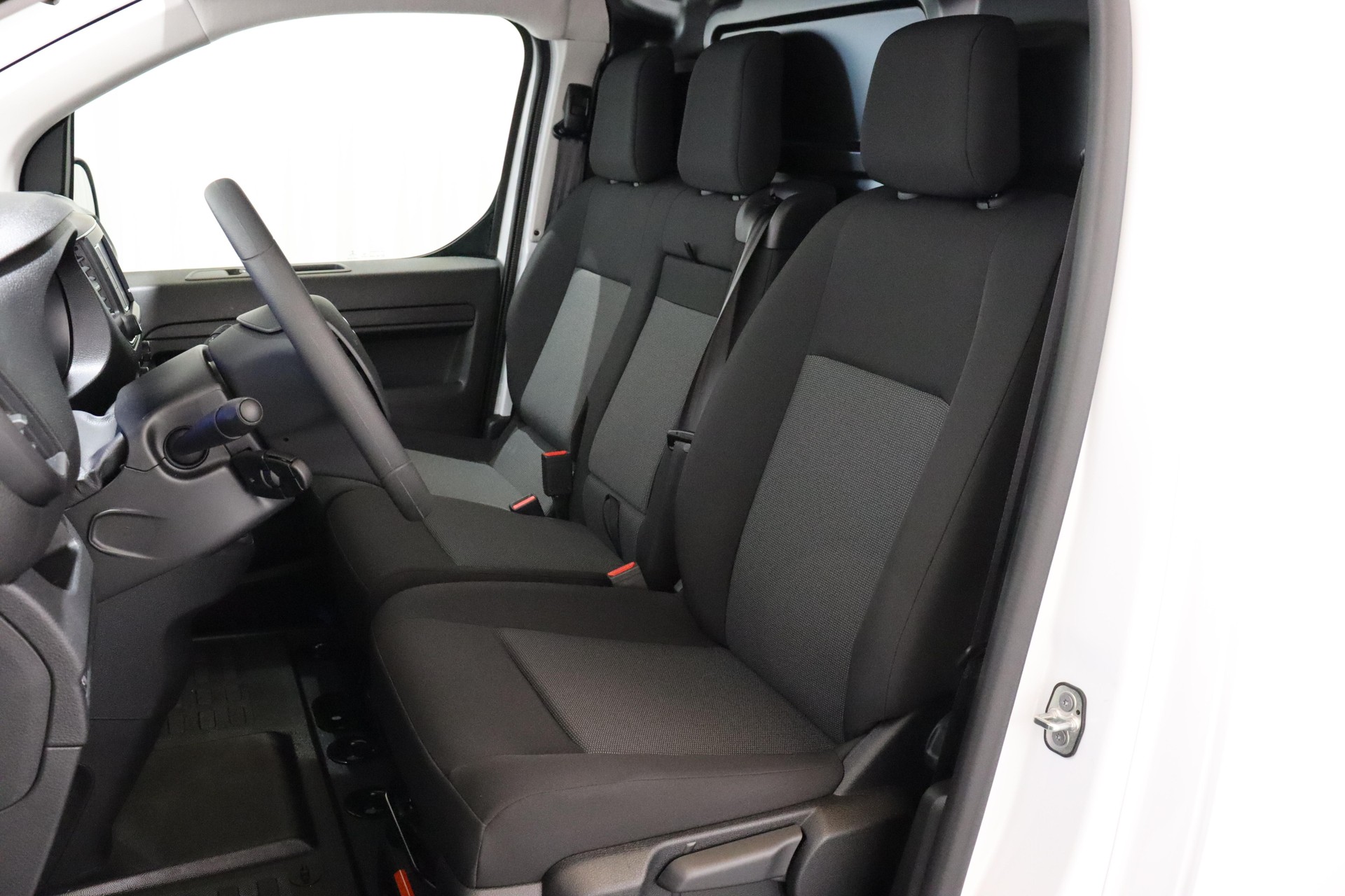 CITROEN e-Jumpy Kaw. M 75 kWh-image-4