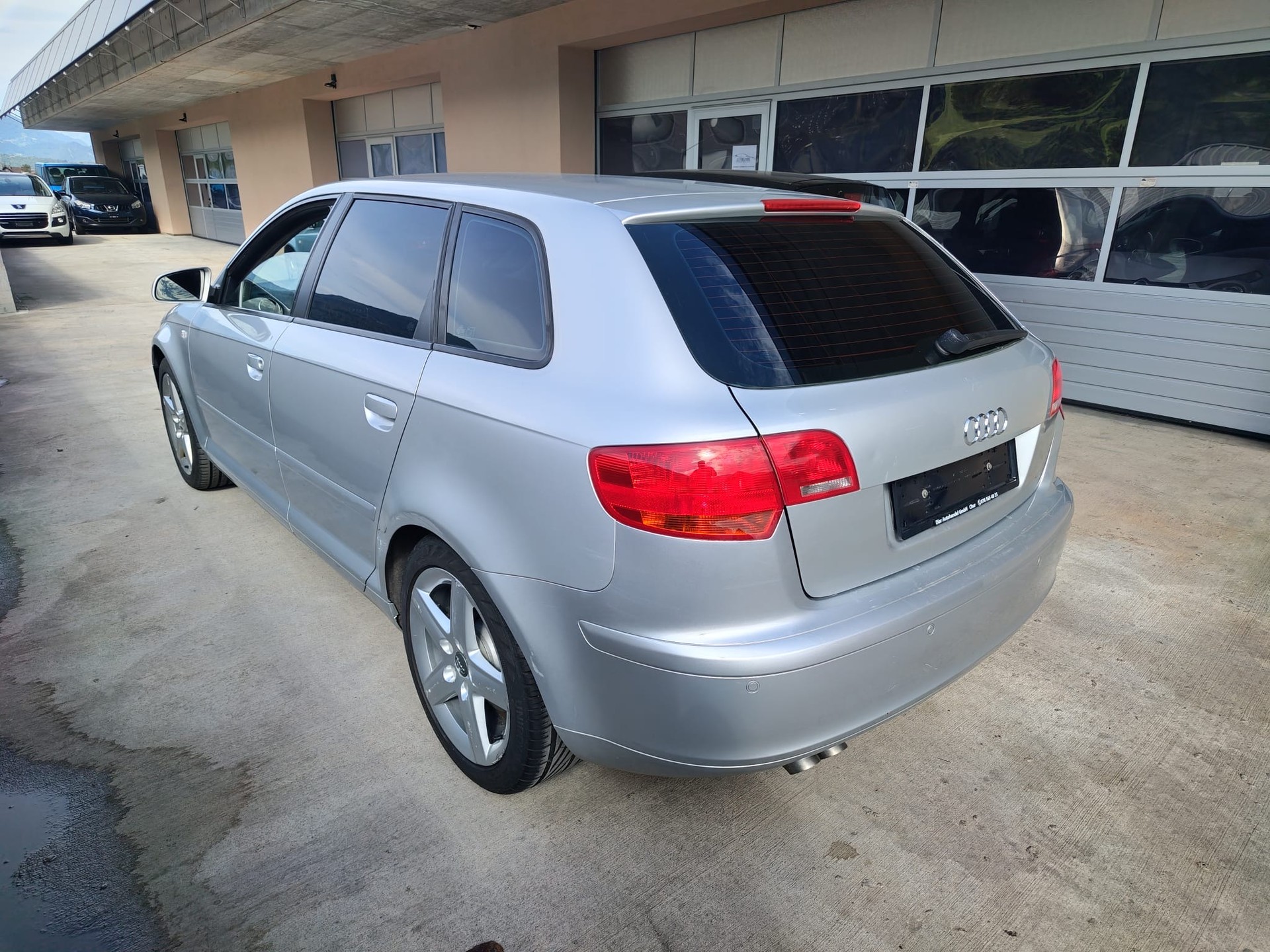 AUDI A3 Sportback 2.0 TDI Attraction quattro-image-3